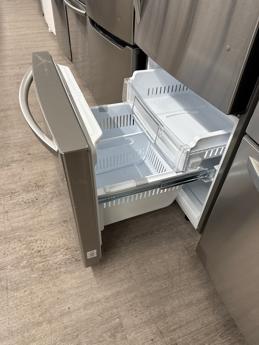 NEW - LG 30" Bottom Freezer Refrigerator - LRDNS2200S (1 YEAR MANUFACTURER WARRANTY)