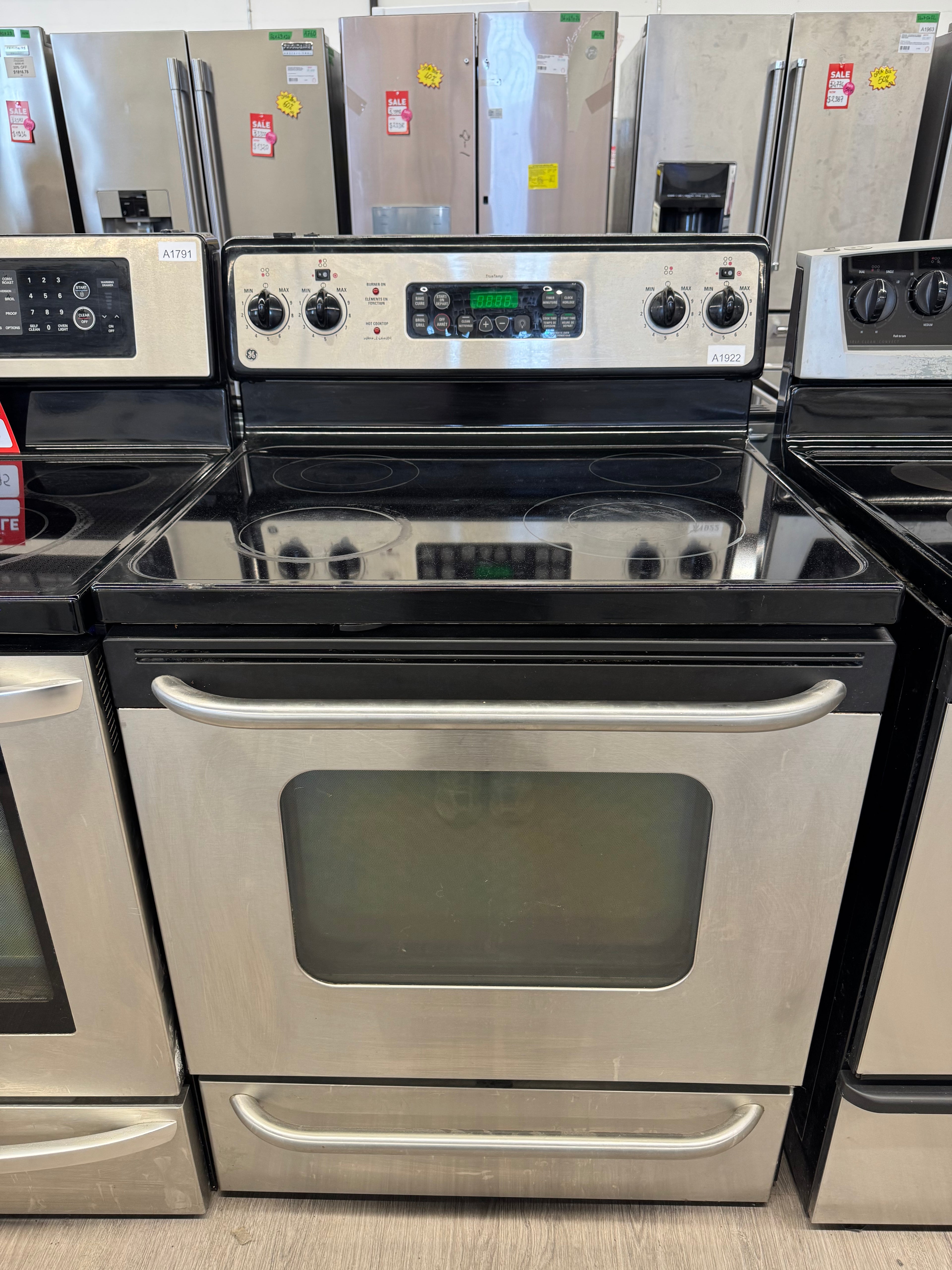 GE 30” Freestanding Glass Top Range
