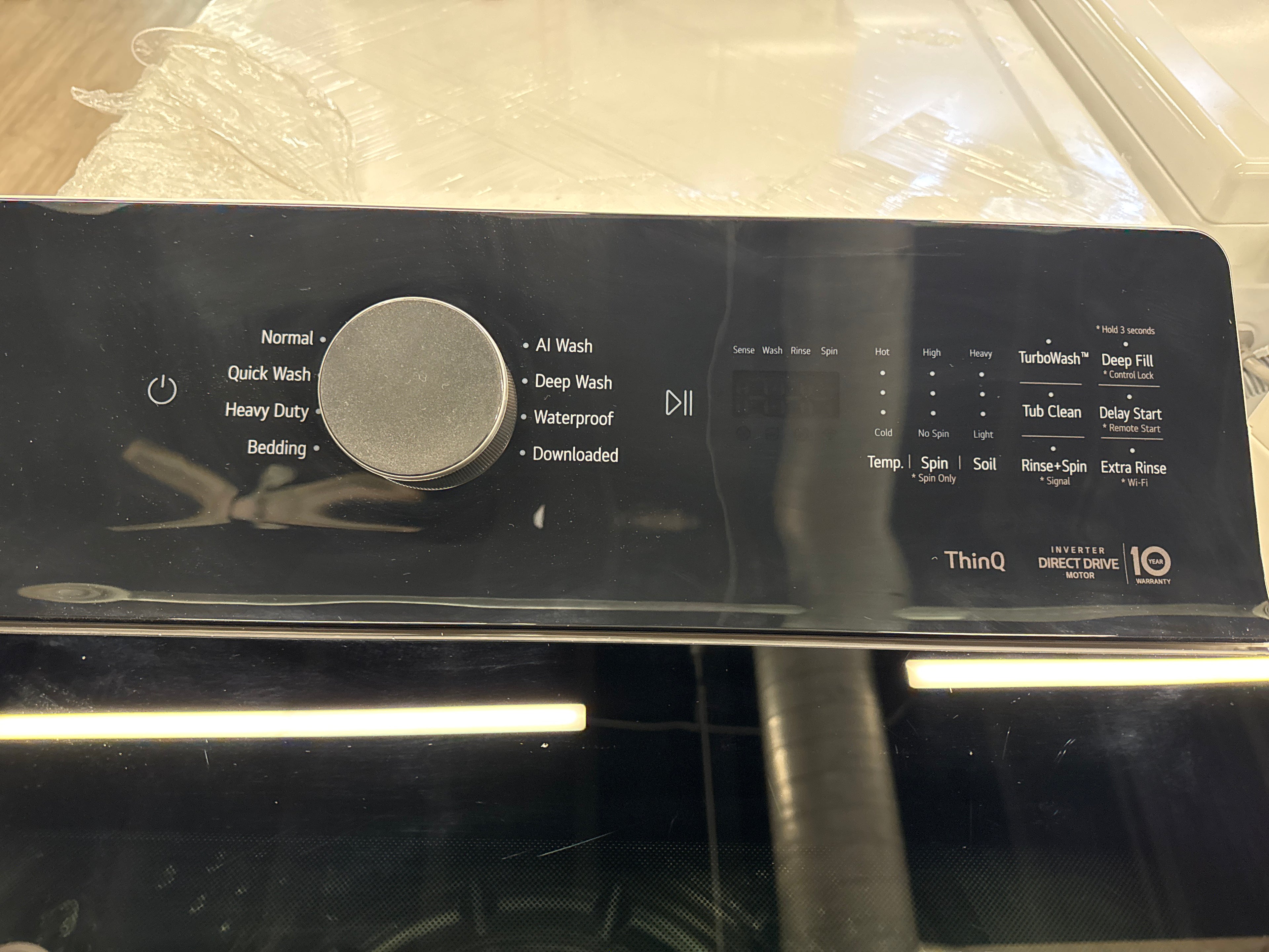 NEW - LG 27” Top Load Washer - WT8400CW (1 YEAR MANUFACTURER WARRANTY)