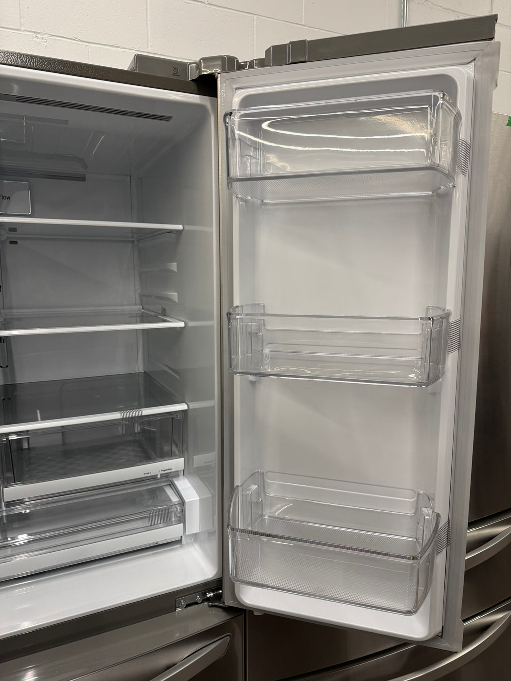 NEW - LG 36” French Door Refrigerator With Water Dispenser- LRFS28XBS (1 YEAR MANUFACTURER WARRANTY)