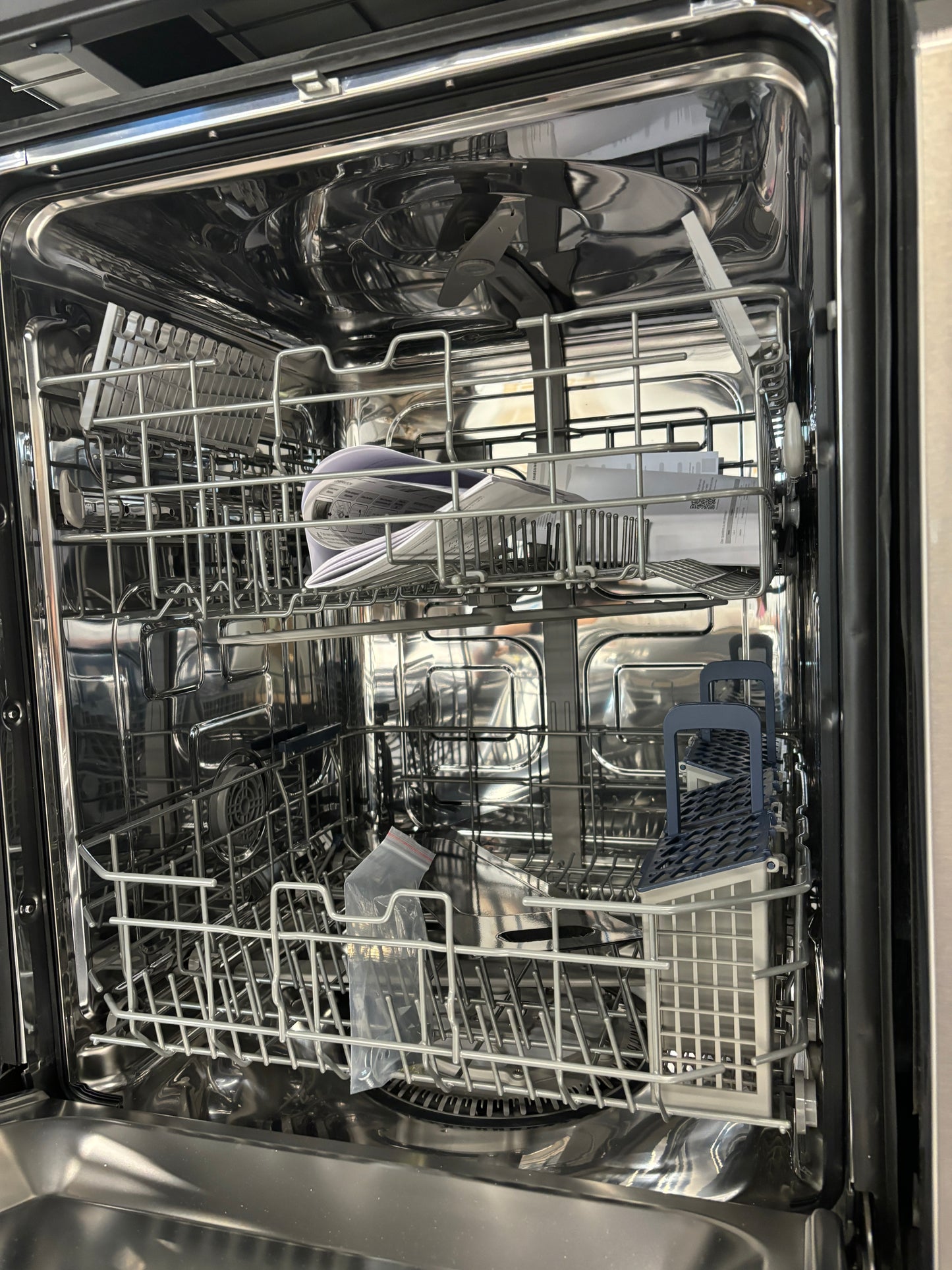 OPEN BOX - Samsung 24" Built-In Dishwasher - DW80J3020US