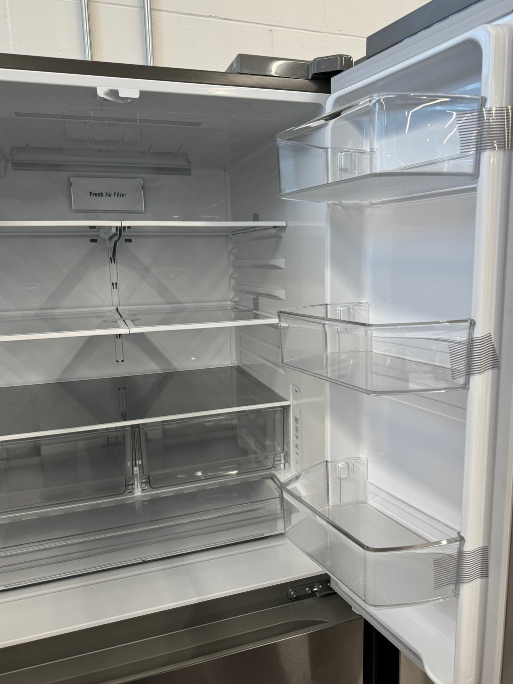 NEW - LG 33” French Door Fridge With Water & Ice Dispenser - LF25S6330S (1 YEAR MANUFACTURER WARRANTY)