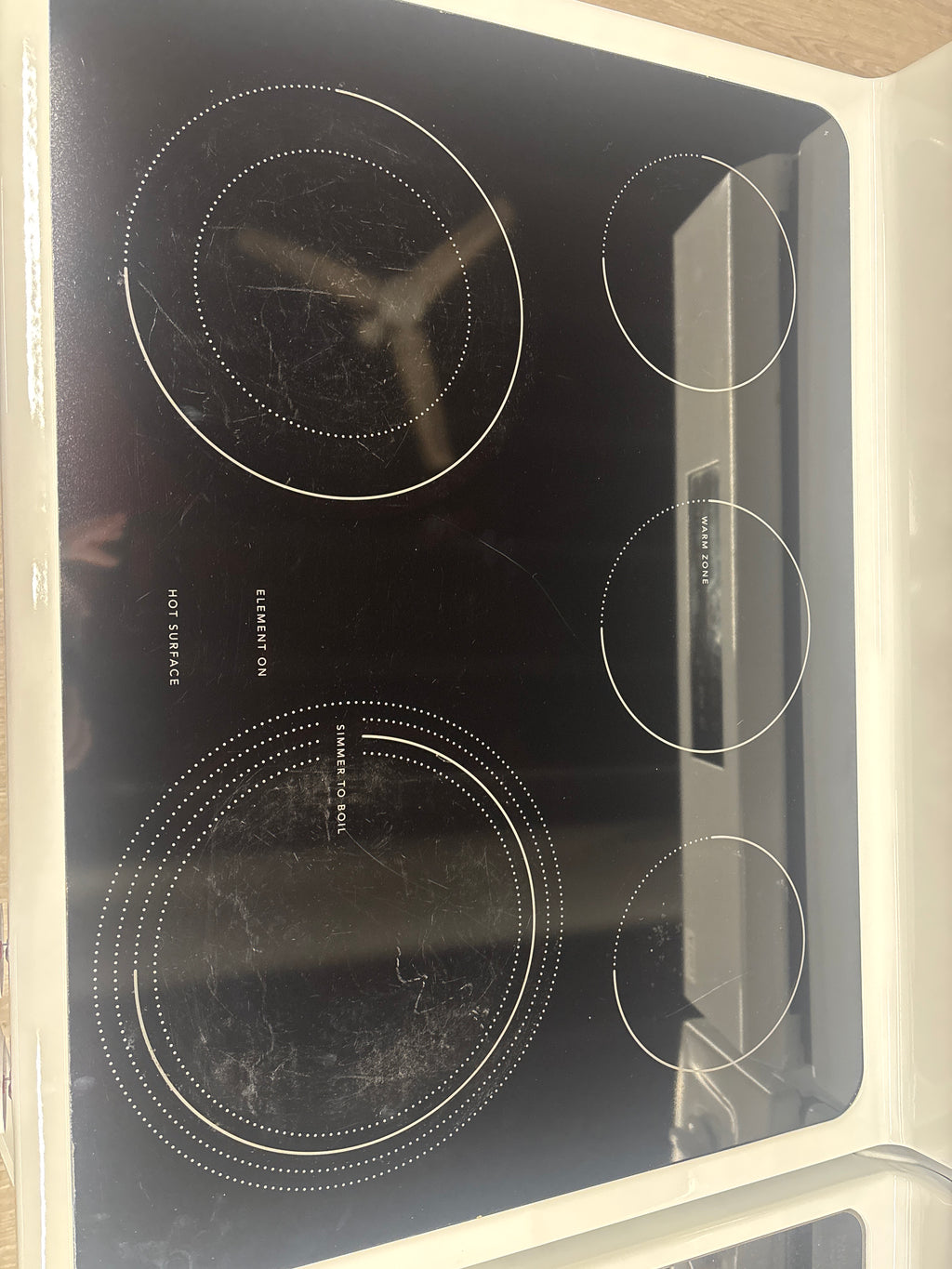 OPEN BOX - Frigidaire 30” Freestanding Glass Top Range - FCRE306CAWA