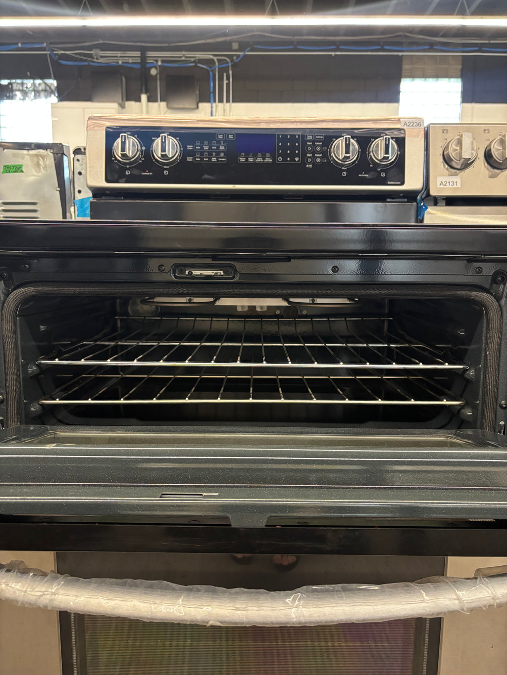 OPEN BOX - Whirlpool 30” Freestanding Double Oven Glass Top Range - YWGE745C0FS5