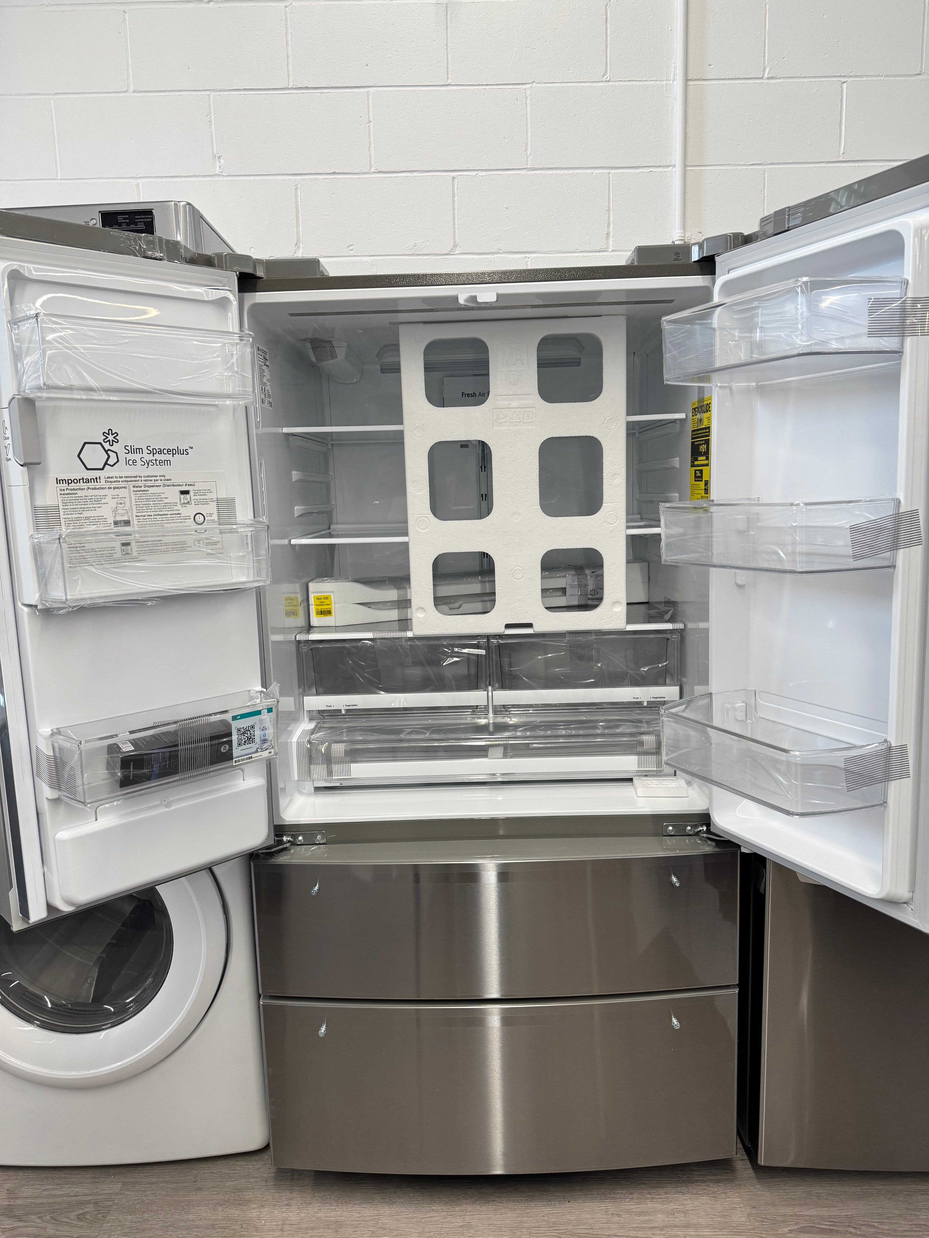 OPEN BOX - LG 36” French 4-Door Fridge with Water & Ice Dispenser- LMXS28626S/05