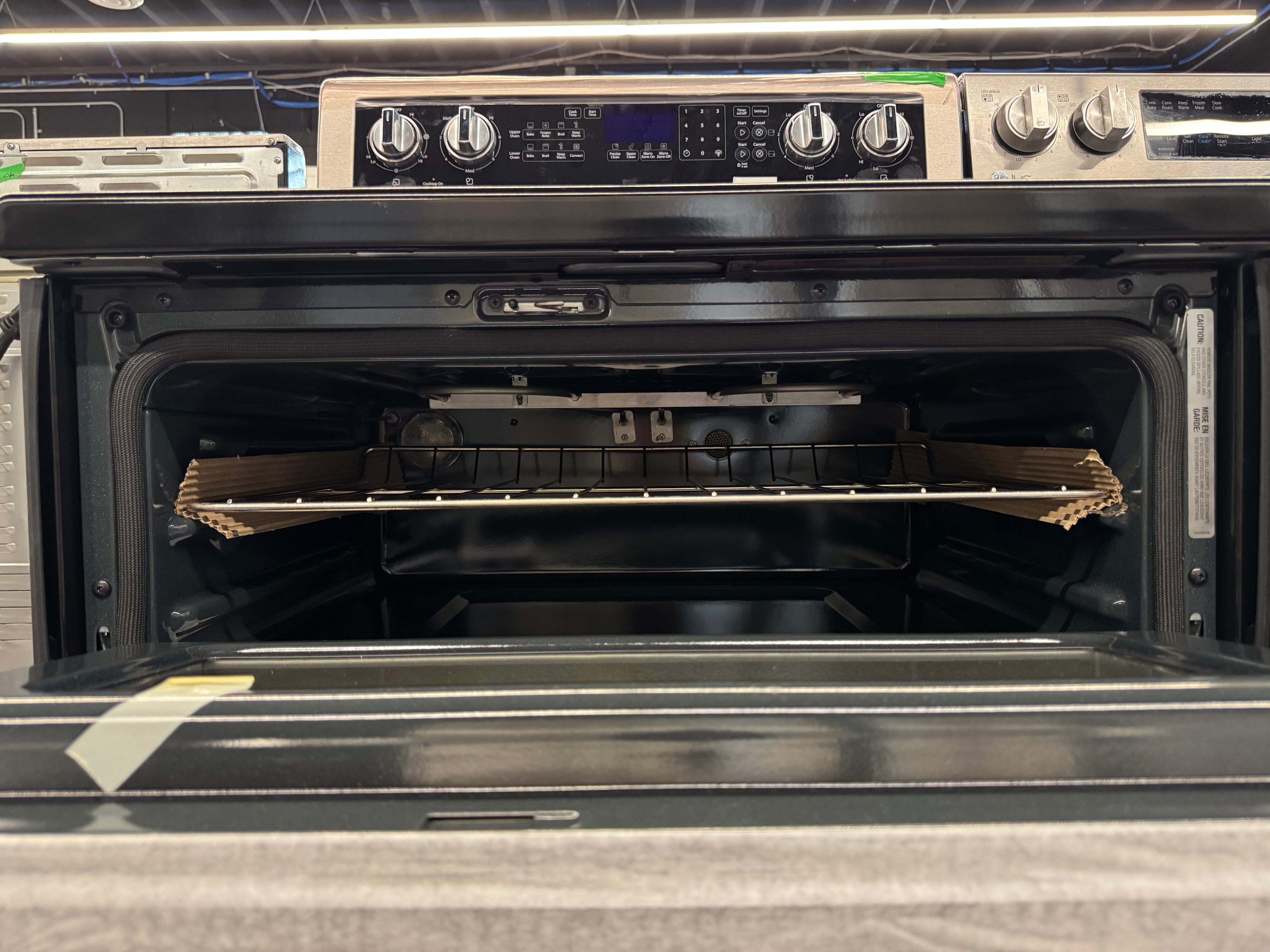OPEN BOX - Whirlpool 30” Freestanding Glass Top Double Oven Range - YWGE745C0FS