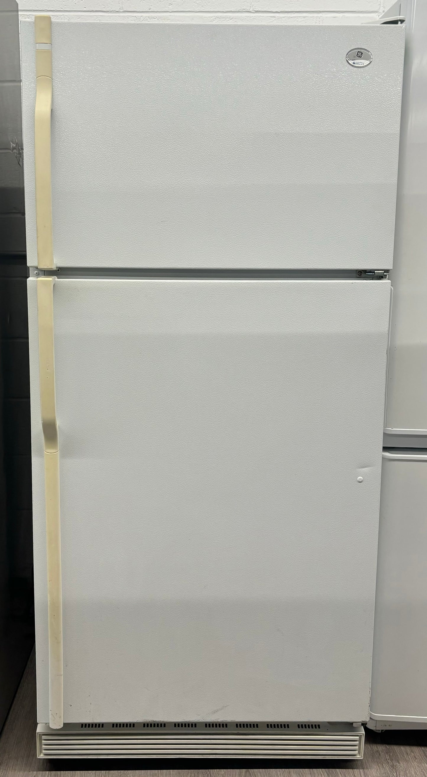 Brita 30” Top Freezer Refrigerator - LXW18JBCRW