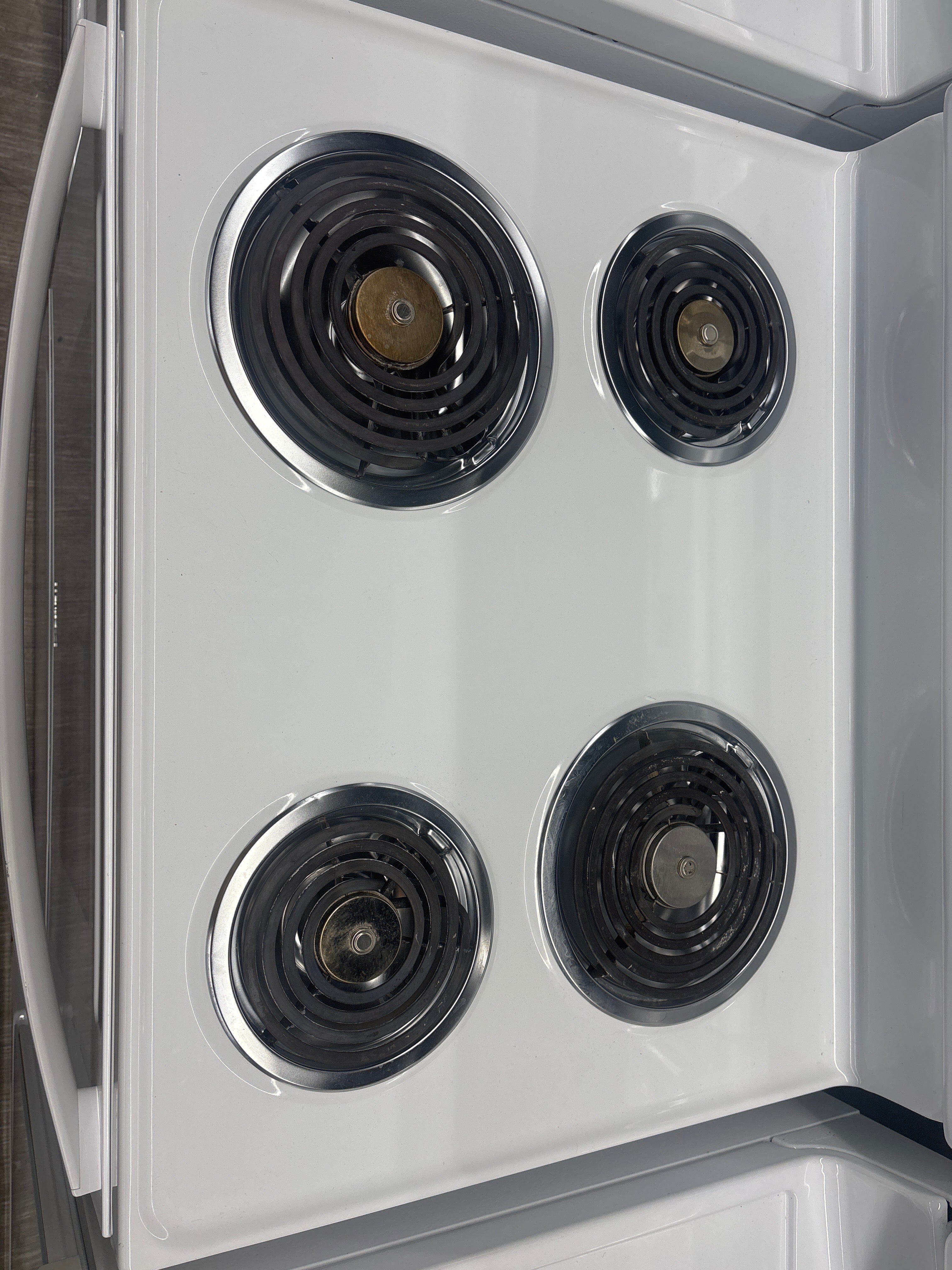 Whirlpool 30” Freestanding Coil Top Range - YWFC150M0JW3