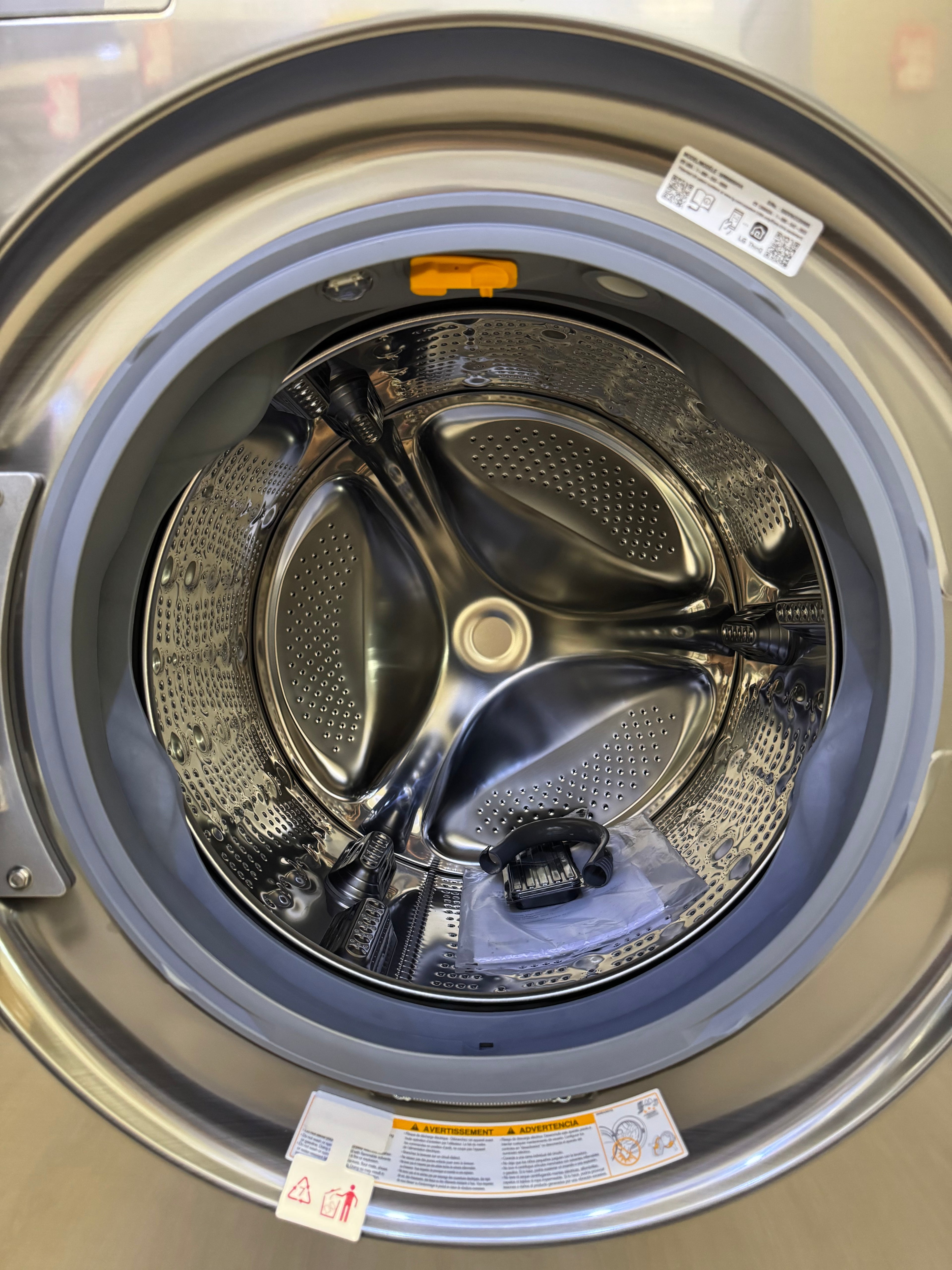 NEW - LG 27” Front Load Washer - WM5800HVA (1 YEAR MANUFACTURER WARRANTY)