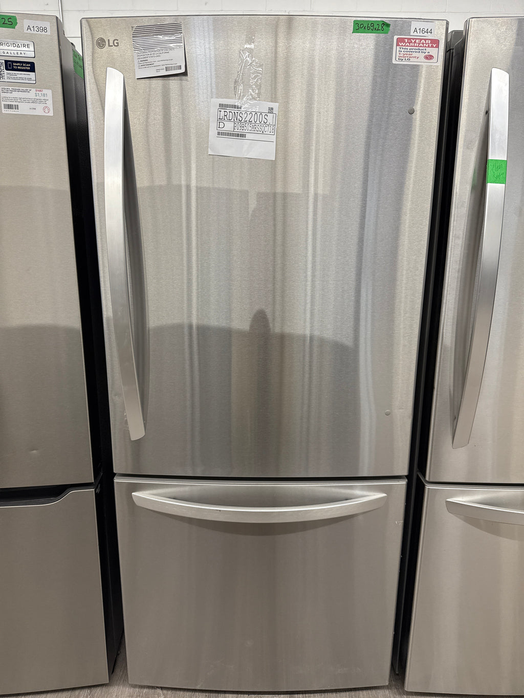 NEW - LG 30" Bottom Freezer Refrigerator - LRDNS2200S (1 YEAR MANUFACTURER WARRANTY)