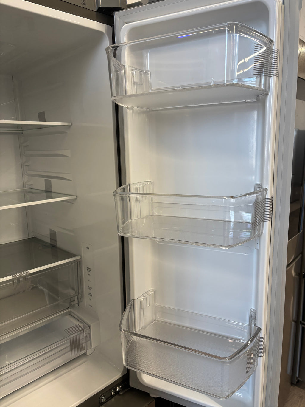 NEW - LG 33” Counter-Depth French Door Refrigerator - LF21C6200S/05 (1 YEAR MANUFACTURER WARRANTY)