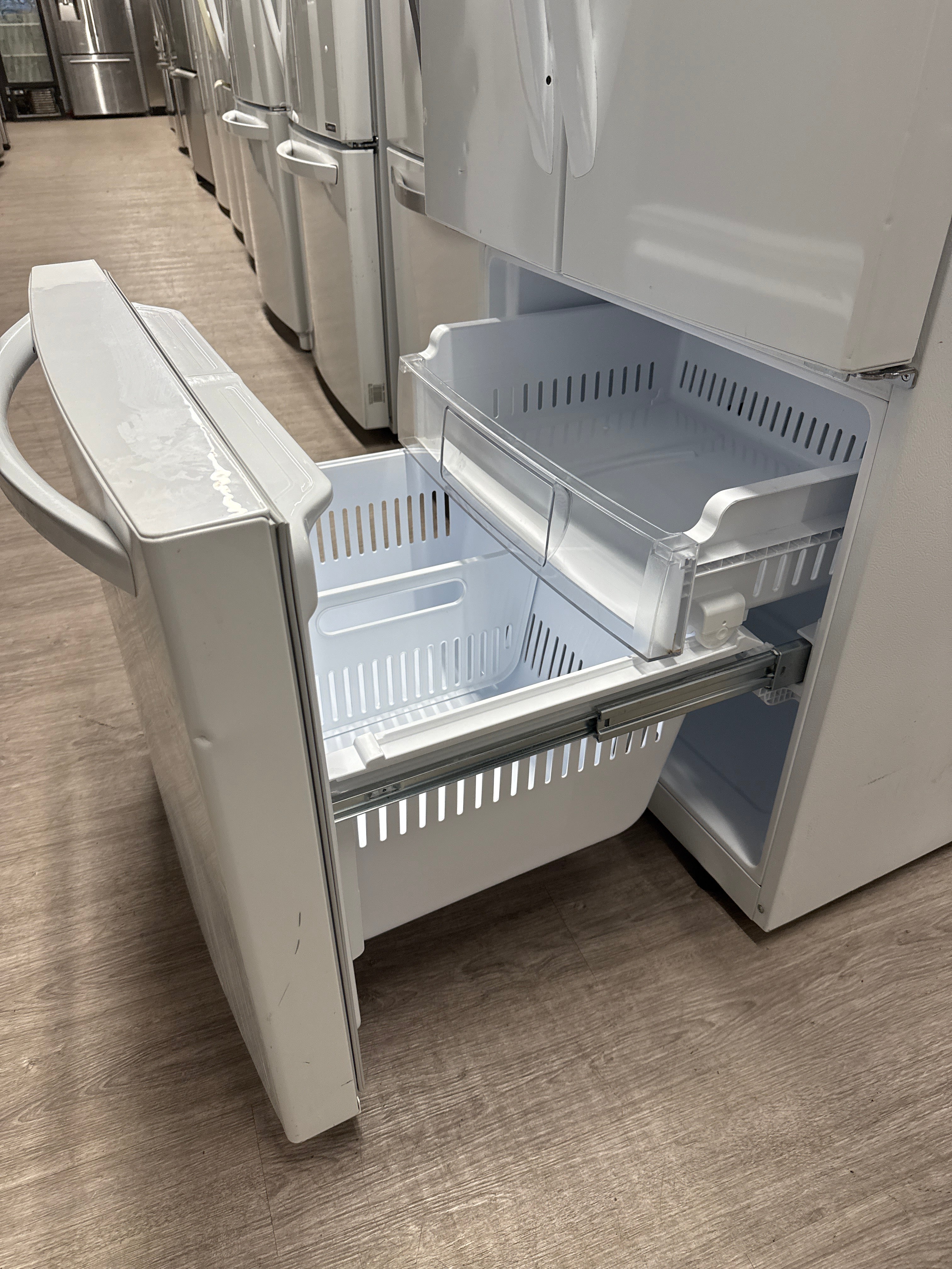 LG 30” French Door Refrigerator - LRFNS2200W