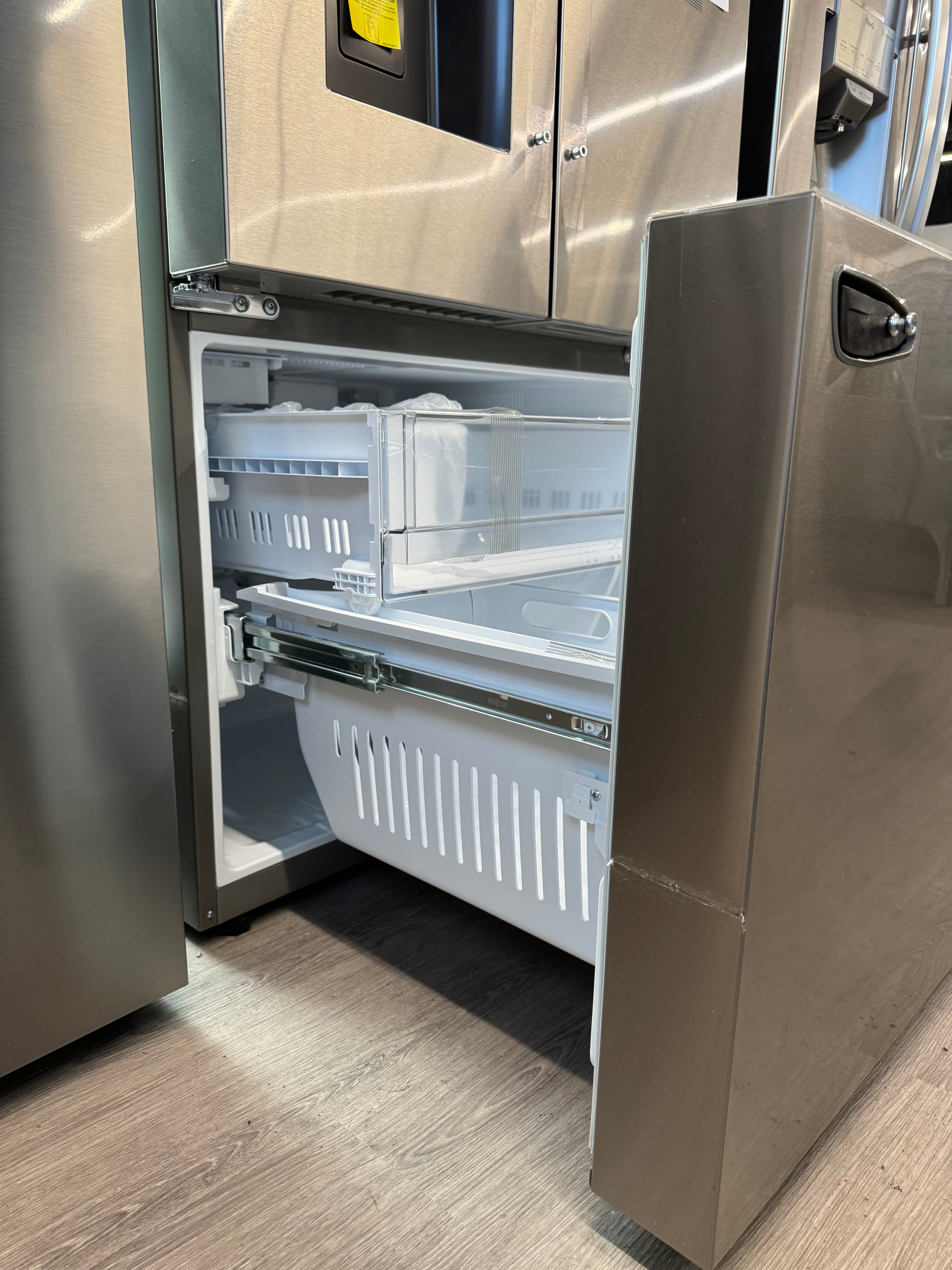 NEW - LG 36” French Door with Water & Ice Dispenser - LRFXS3106S (1 YEAR MANUFACTURER WARRANTY)