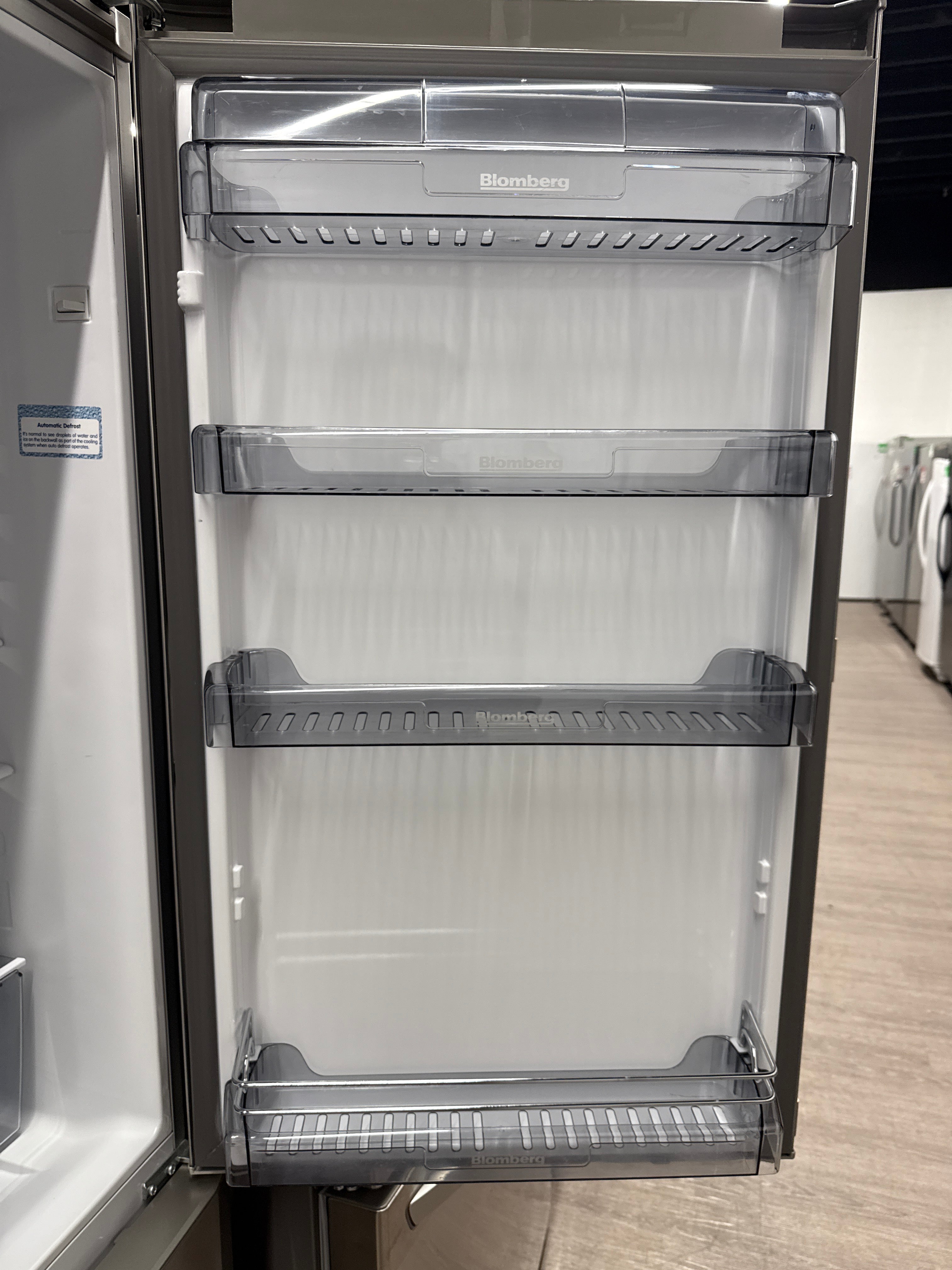 BLOMBERG 24” Bottom Freezer Refrigerator - K60320HU