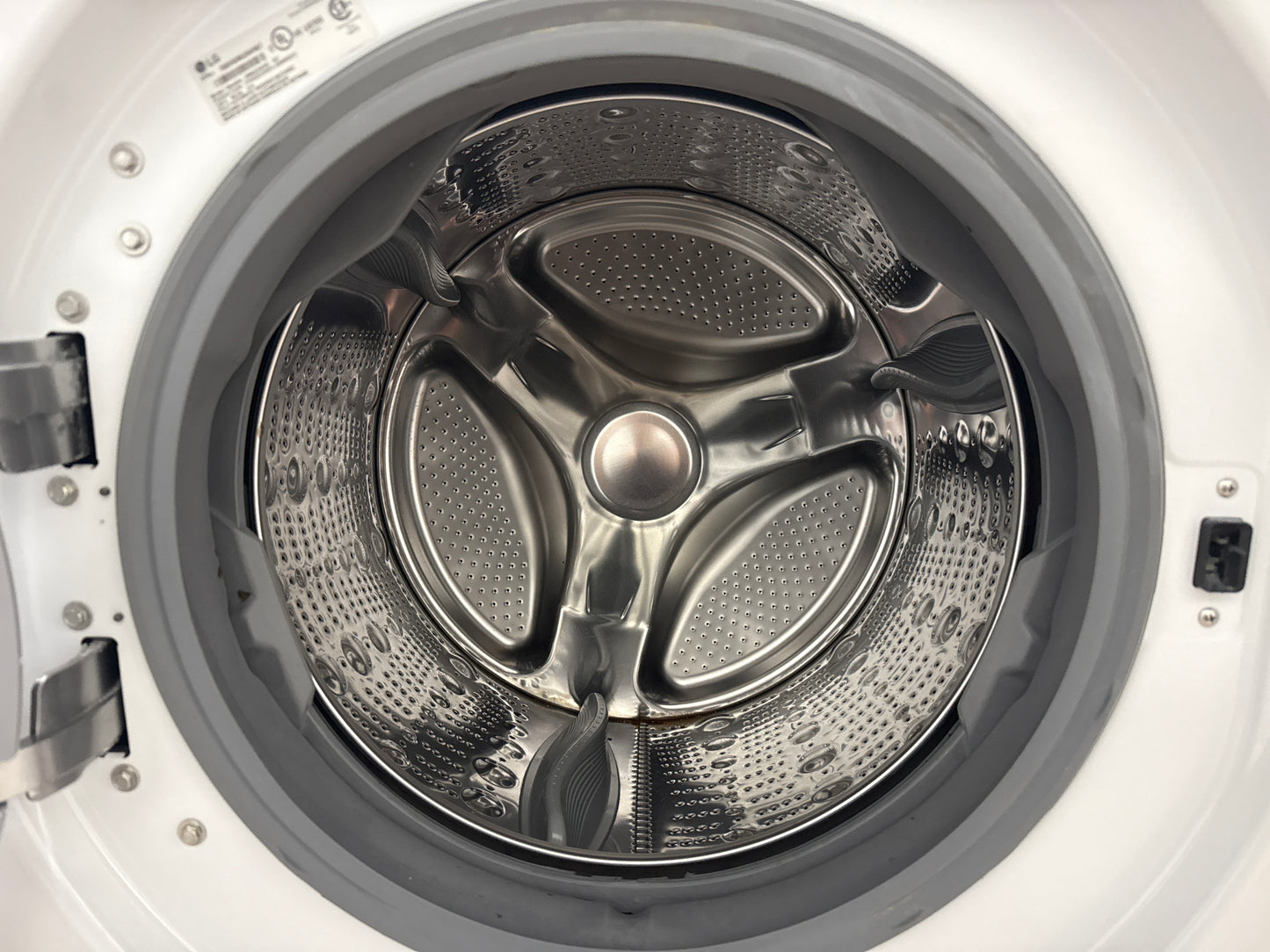 LG 27" Front Load Washer-WM3270CW