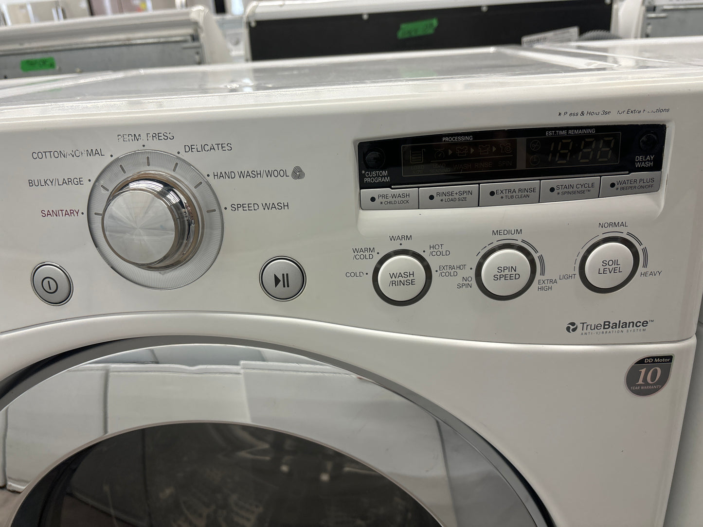 LG 27" FRONT LOAD WASHER WM2150HW