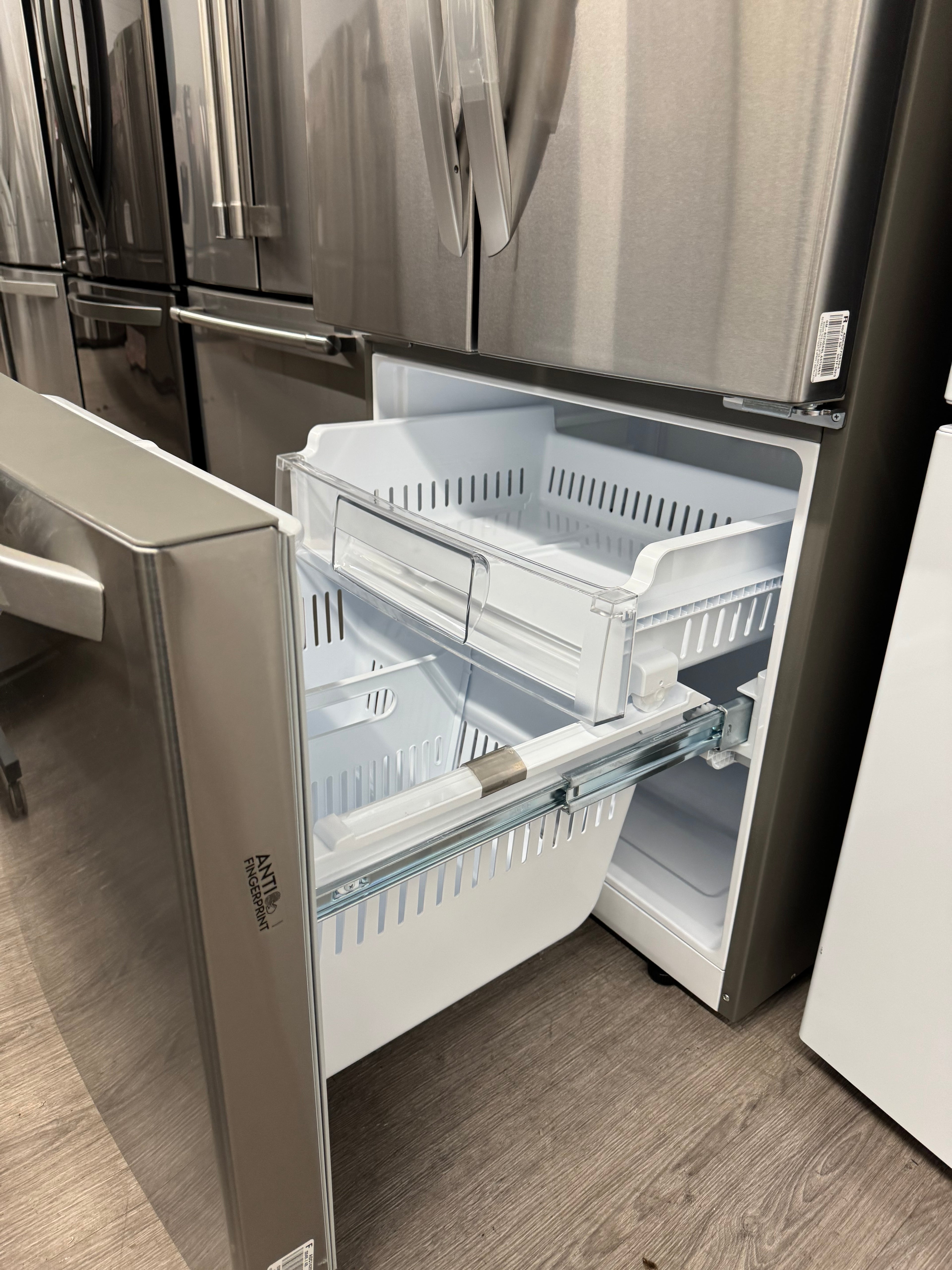 NEW - LG 30” French Door Refrigerator - LRFNS2200S (1 YEAR MANUFACTURER WARRANTY)