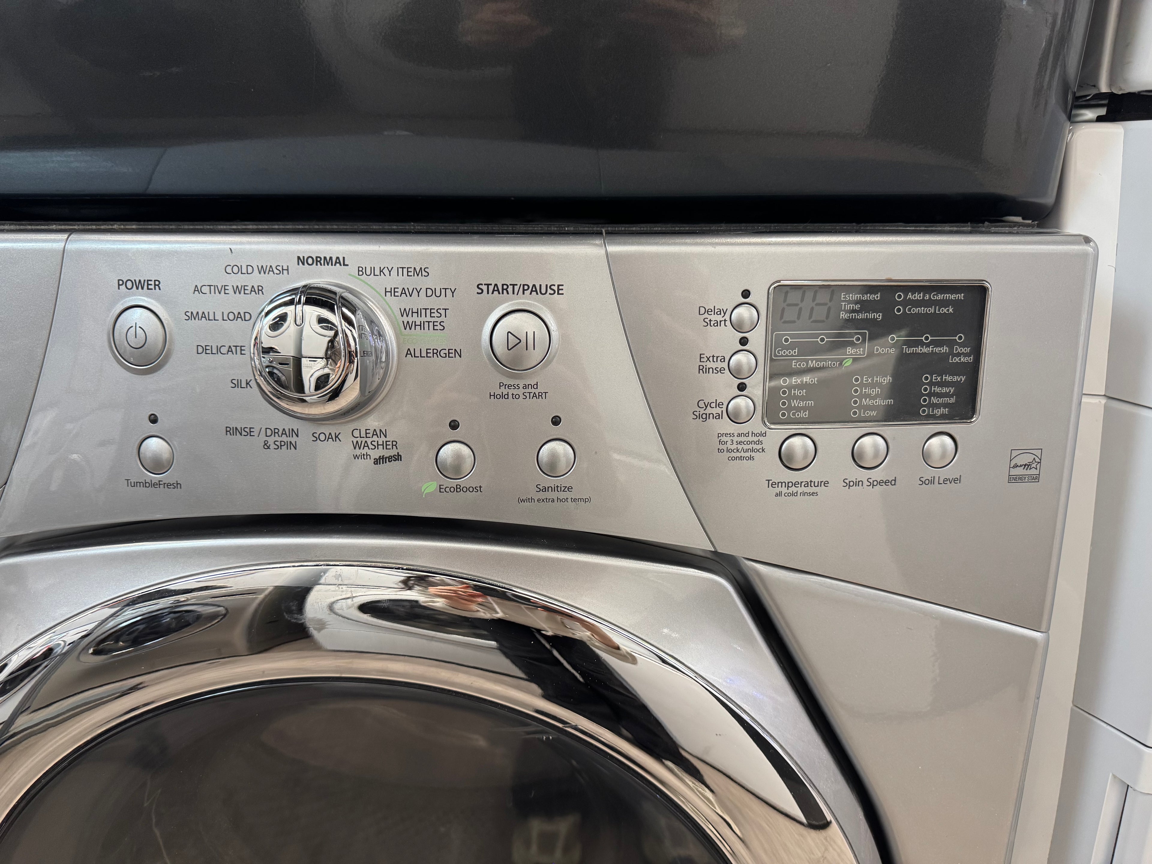 Whirlpool 27” Front Load Washer - YWFW9351YL00