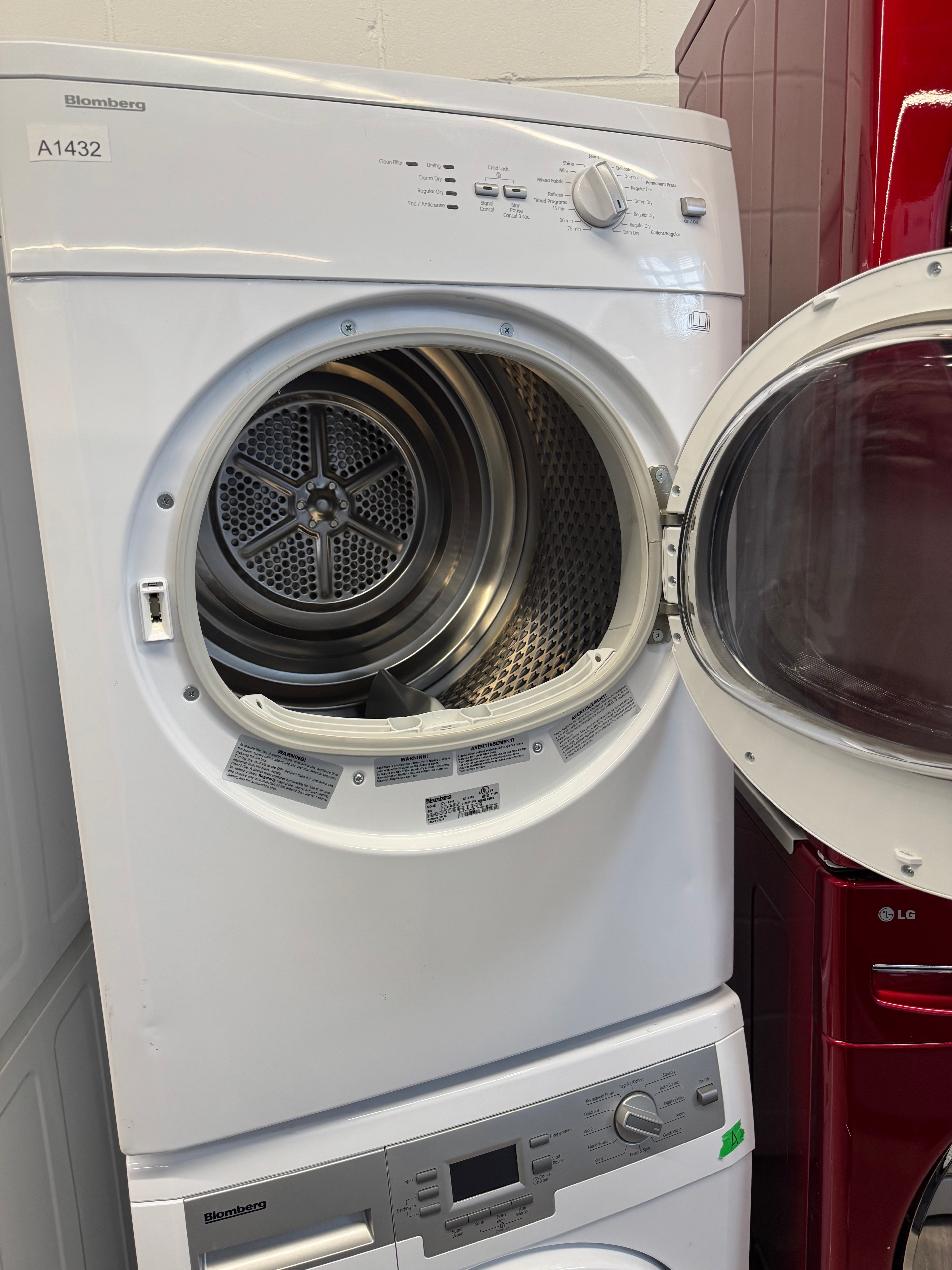 Blomberg 24” Front Load Washer & Dryer Set - WM77120NBL01 & DV17542