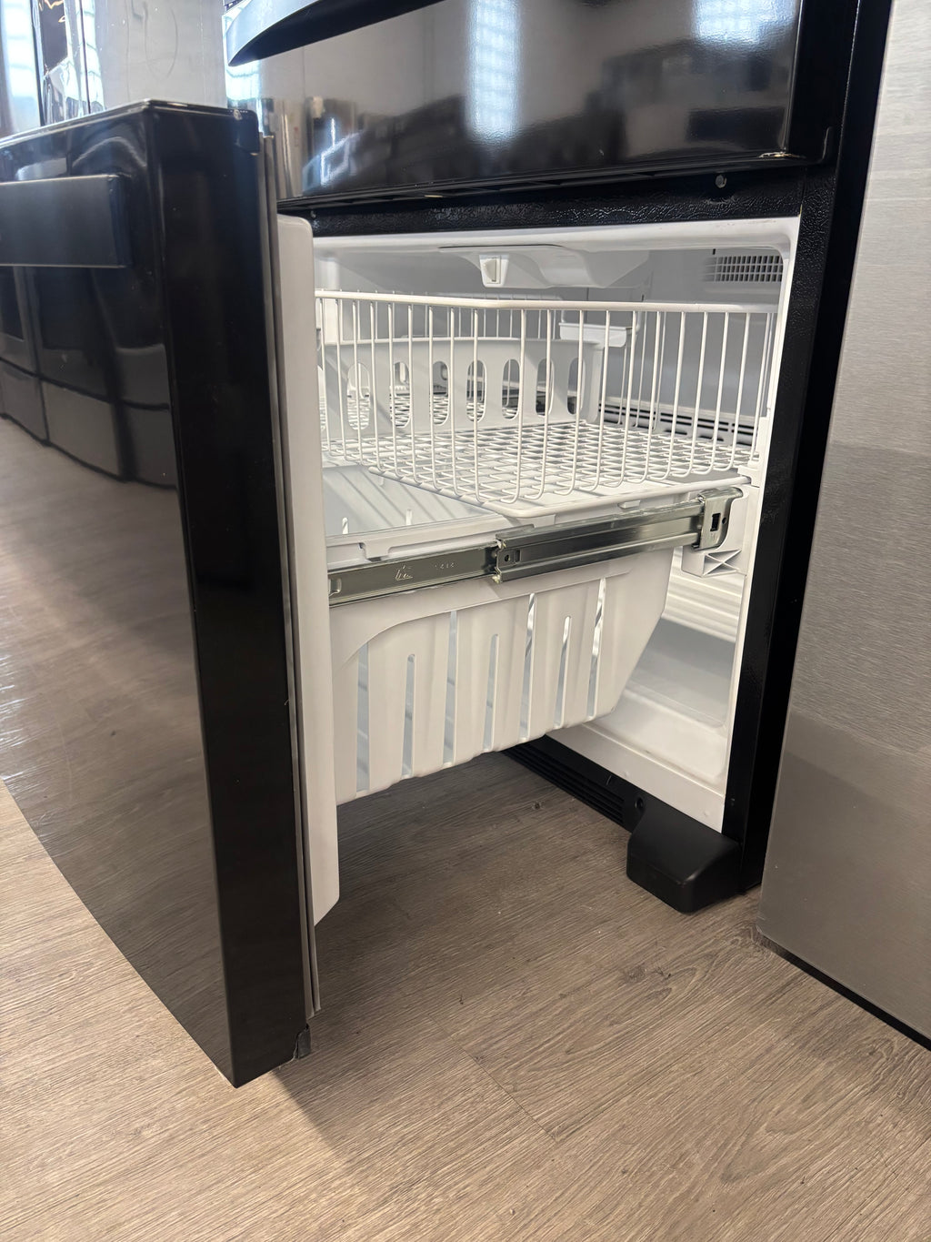 OPEN-BOX - Whirlpool 36” French Door with Water & Ice Dispenser - WRMF3636RB00