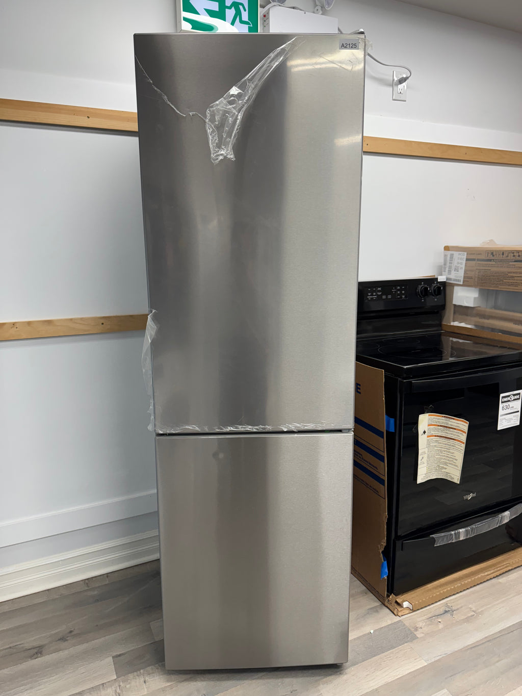 NEW - Whirlpool 24” Counter-Depth Bottom Freezer Refrigerator - URB551WNGZ