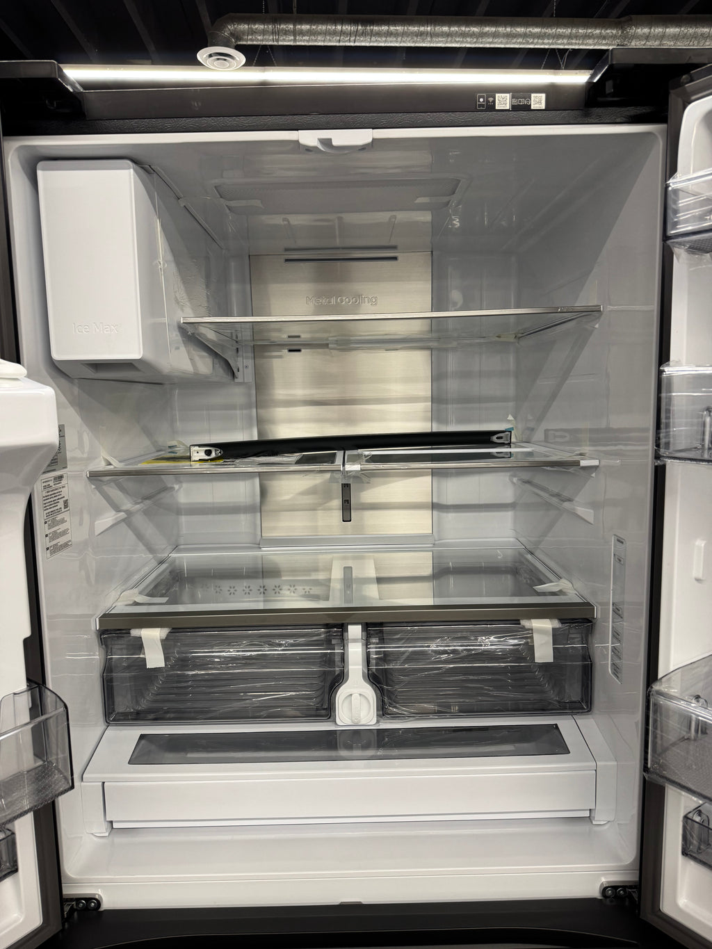 OPEN BOX - Samsung 36” French Door Fridge With Water Dispenser- RF32CG5400MT