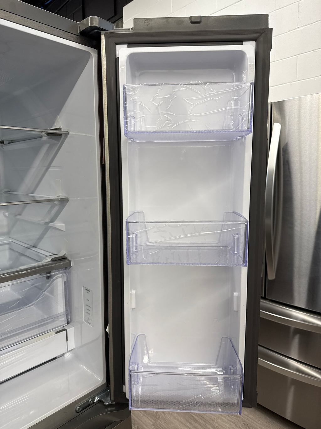 OPEN BOX - Samsung 33" French Door Refrigerator - RF25C5551SR
