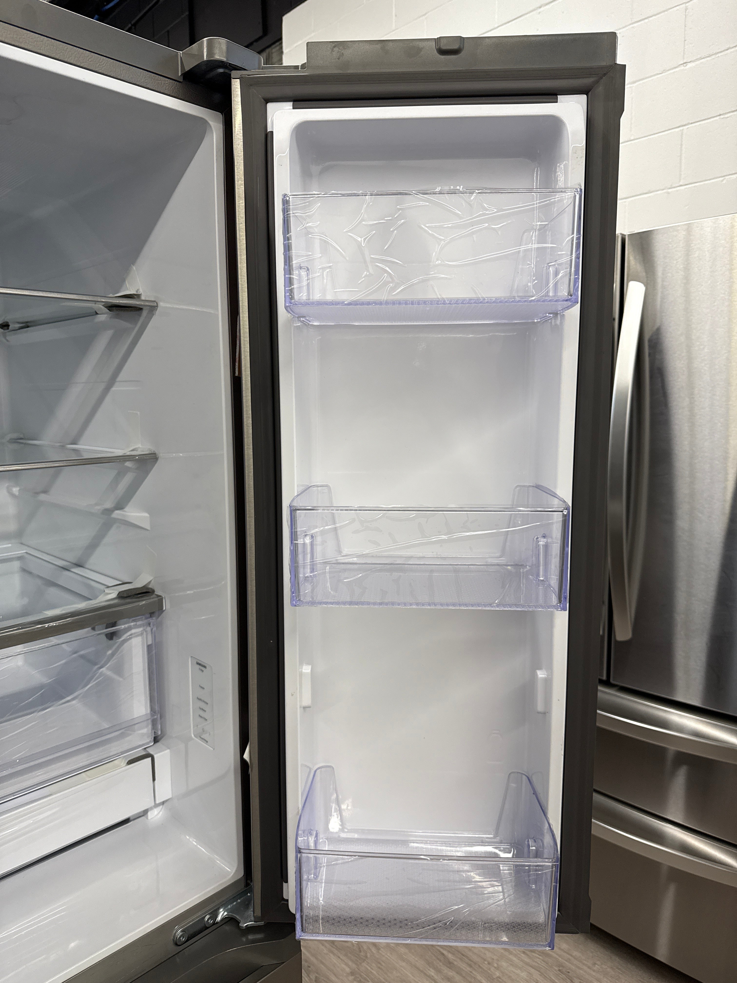 OPEN BOX - Samsung 33" French Door Refrigerator - RF25C5551SR