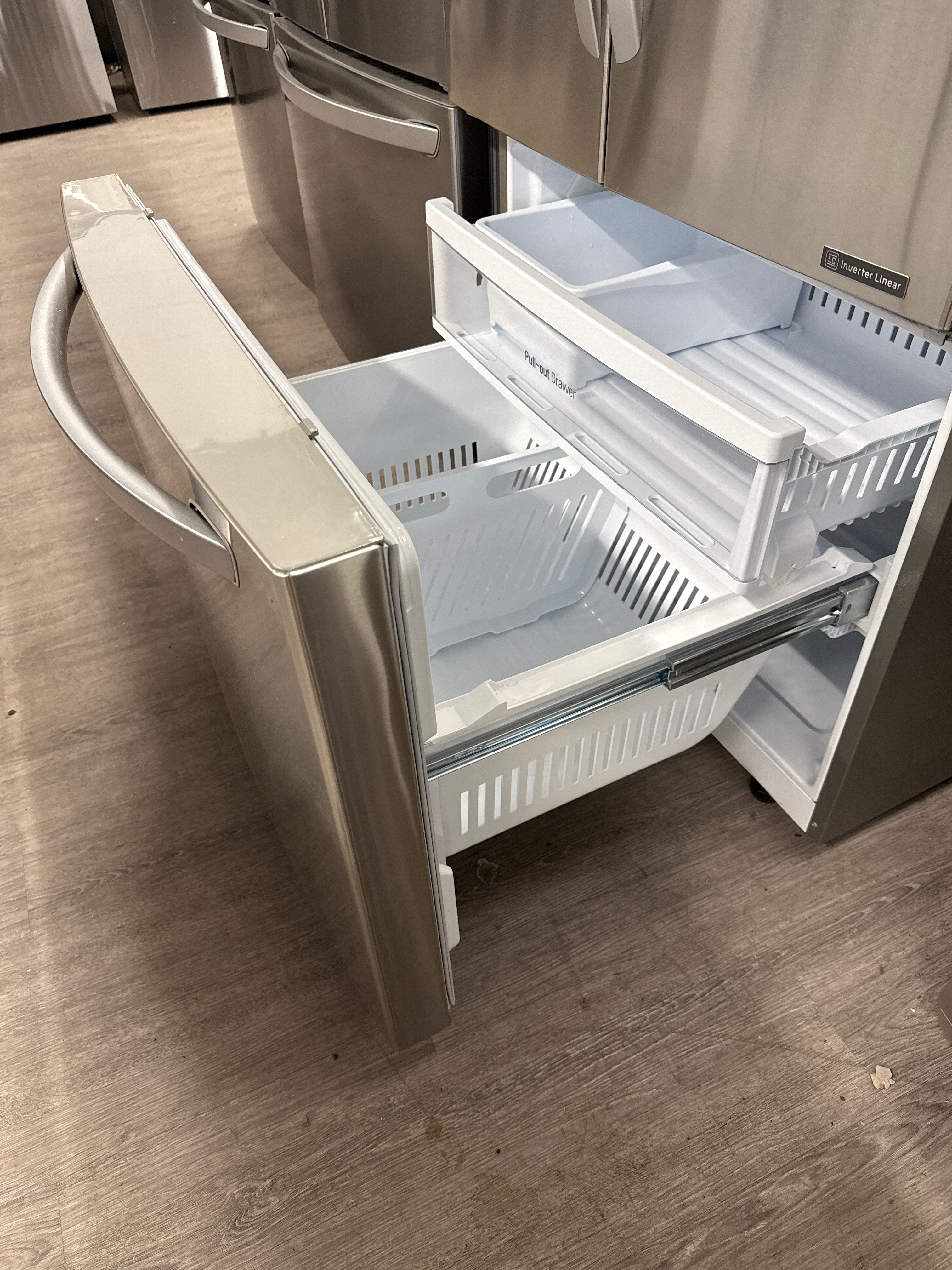 LG 33" French Door Refrigerator - LFCS25663S/01