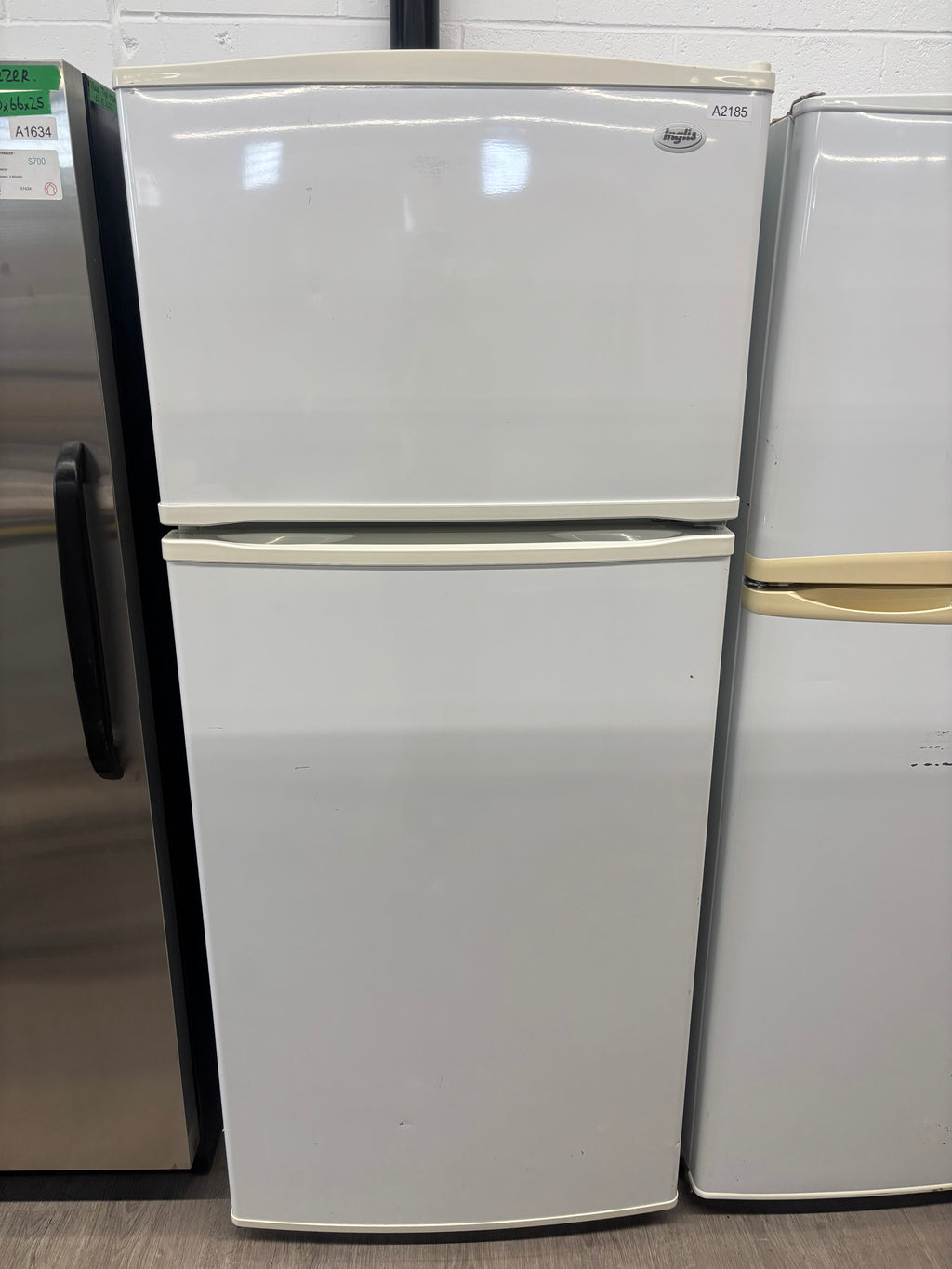 Inglis 28” Top Freezer Refrigerator - IPT164301