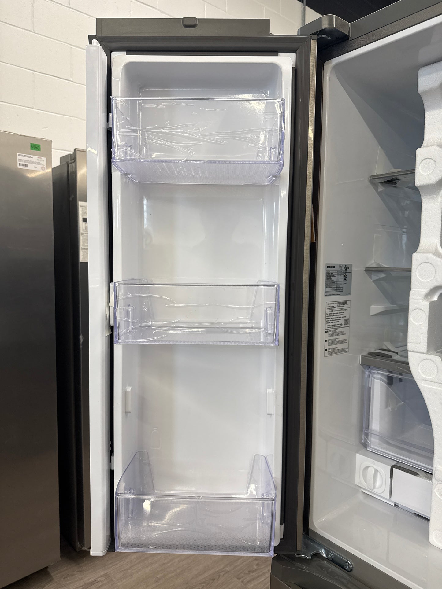 OPEN BOX-Samsung 33" French Door Refrigerator-RF25C5151SR