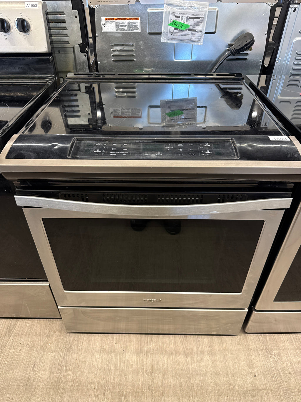 Whirlpool 30" Slide-In Glass Top Range - YWEE510S0FS1