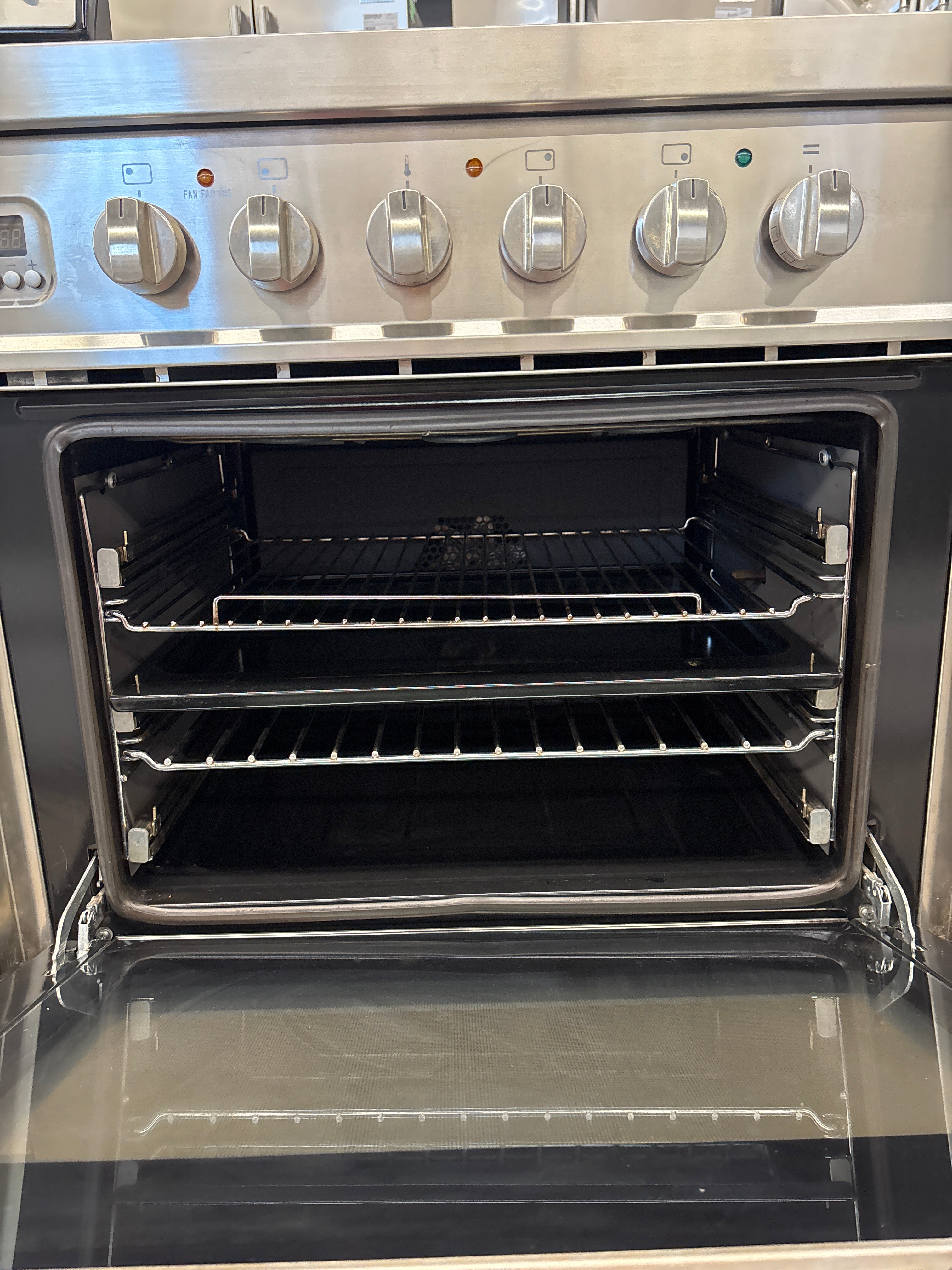 Used ILVE 30” Freestanding Induction Range - UPSI76MPI