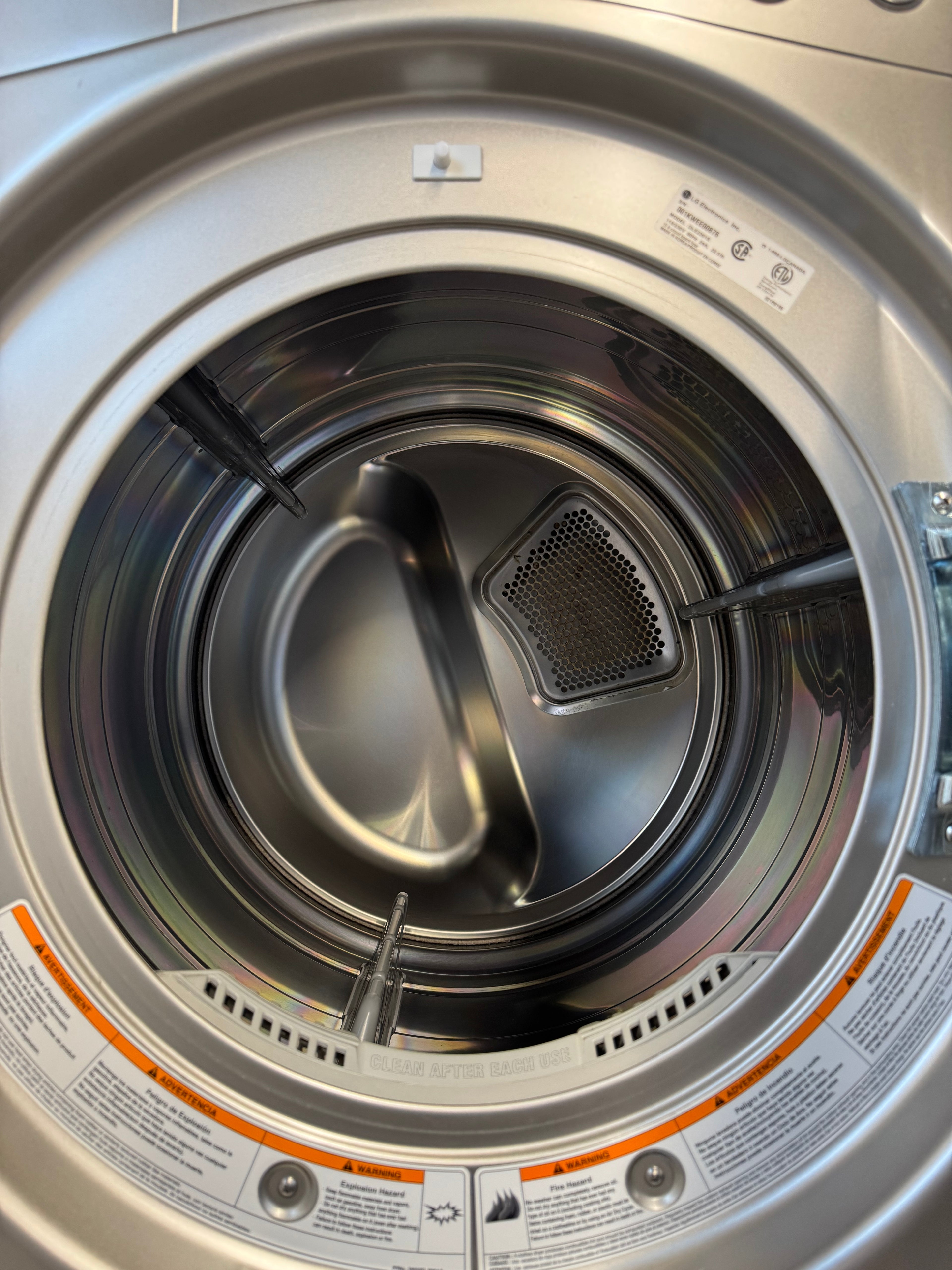 LG 27” Front Load Washer & Dryer Set (WM2150HS & DLE2301S)