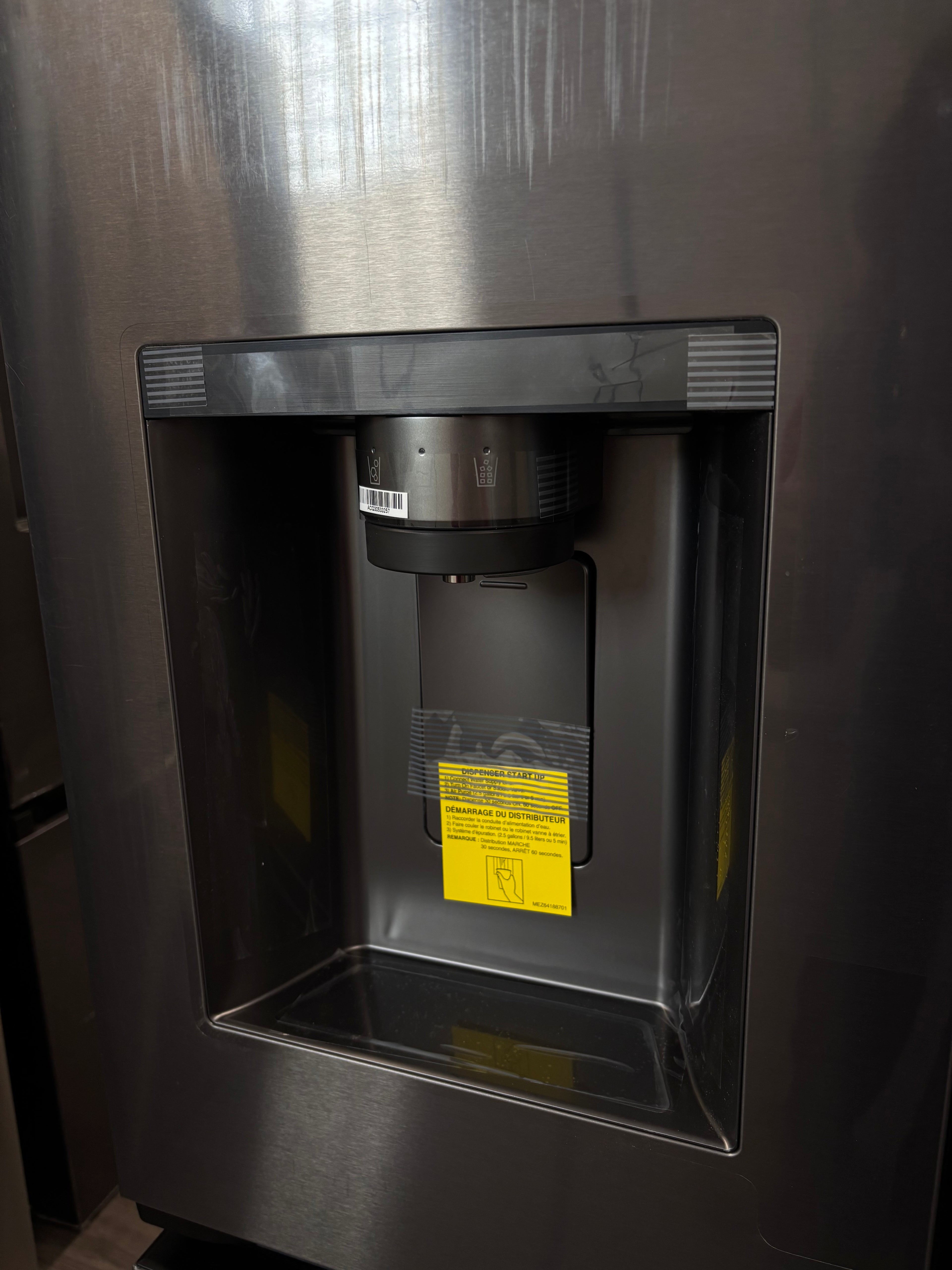 OPEN BOX - LG 33" French Door with Water & Ice Dispenser Refrigerator - LF25S6330D