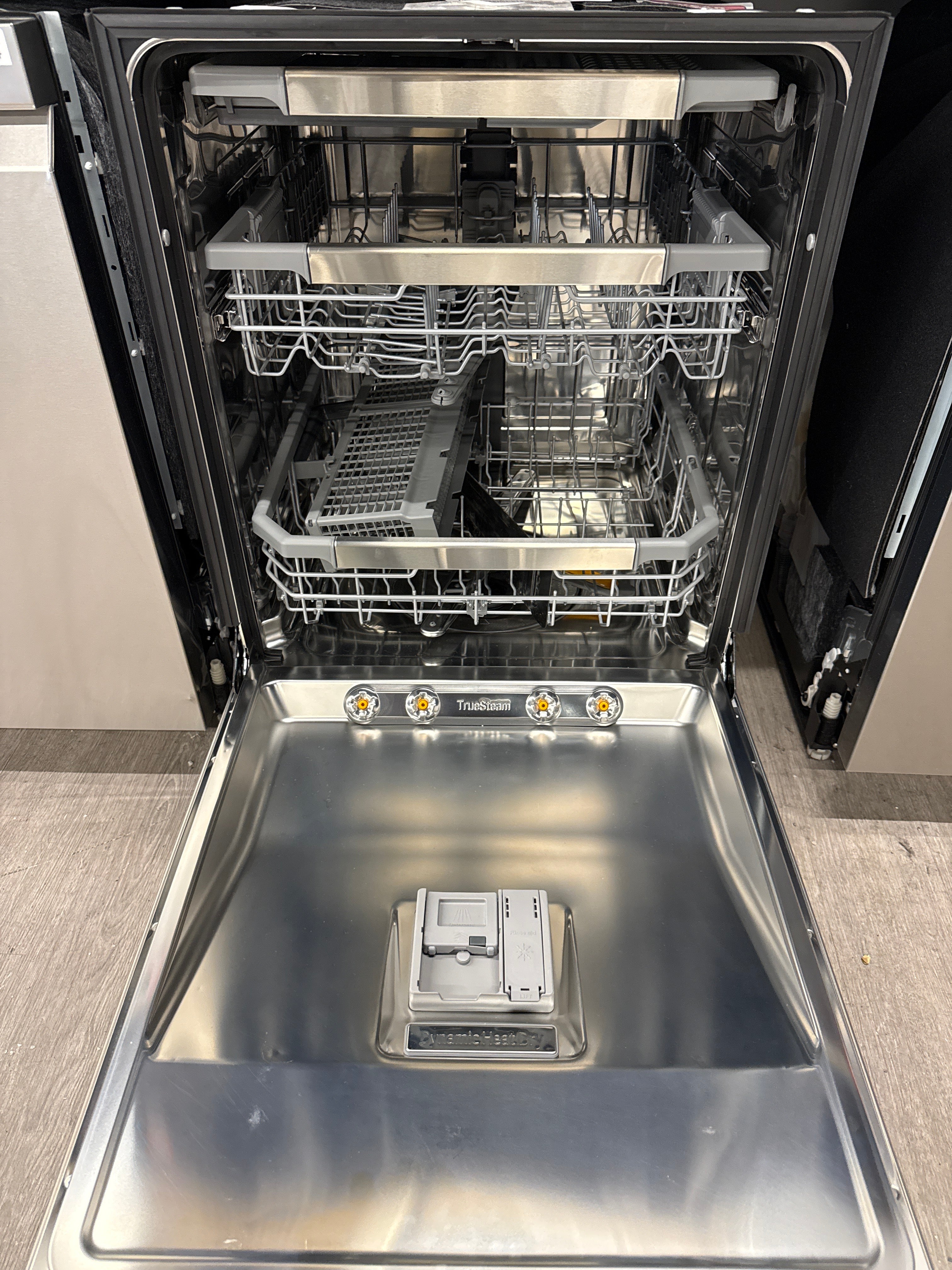 NEW - LG 24" Built-In Dishwasher - LDTH7972S (1 YEAR MANUFACTURER WARRANTY)