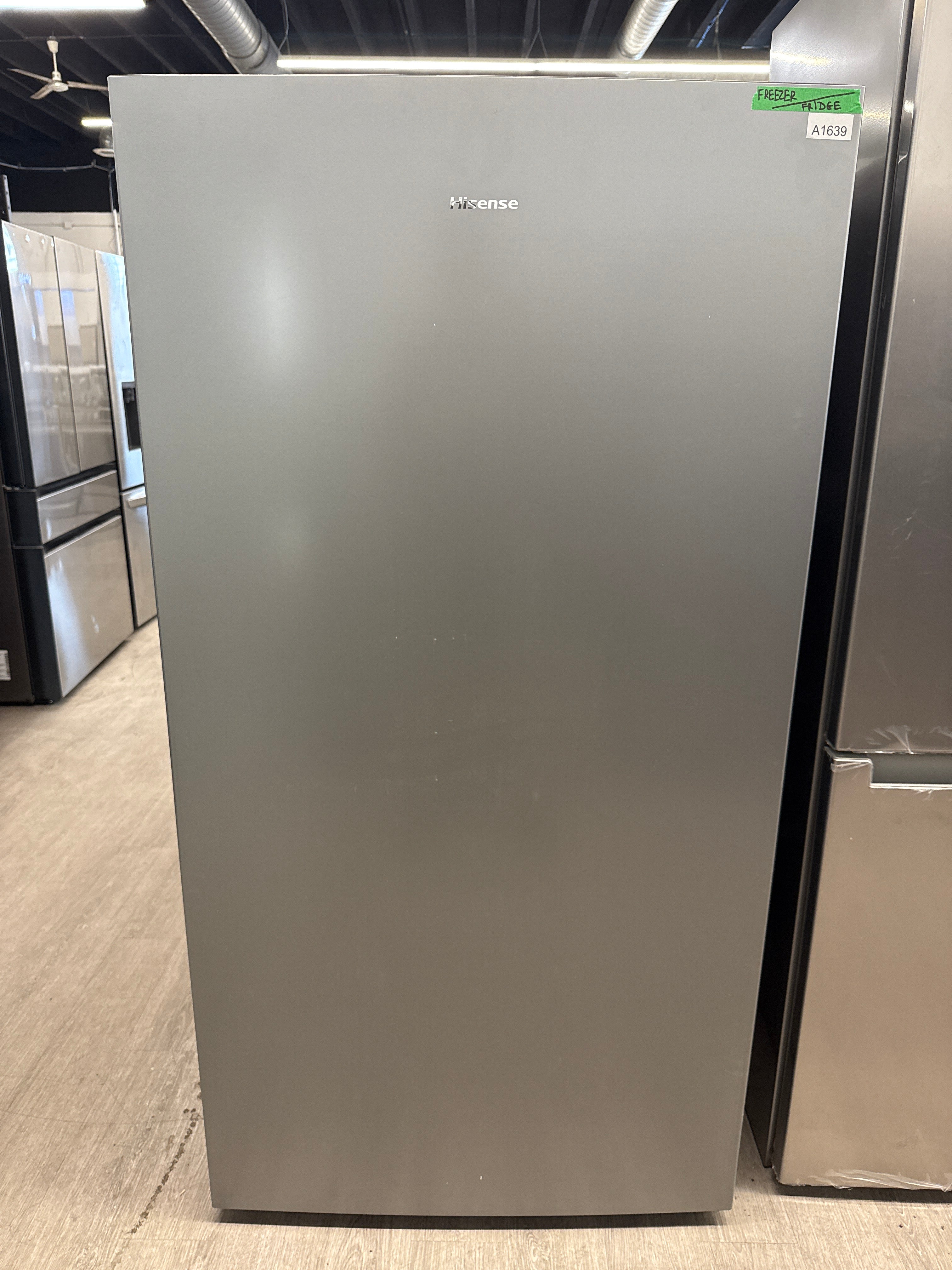 OPEN BOX - Hisense 33" Convertible Upright Fridge or Freezer - HFU171N1AVE