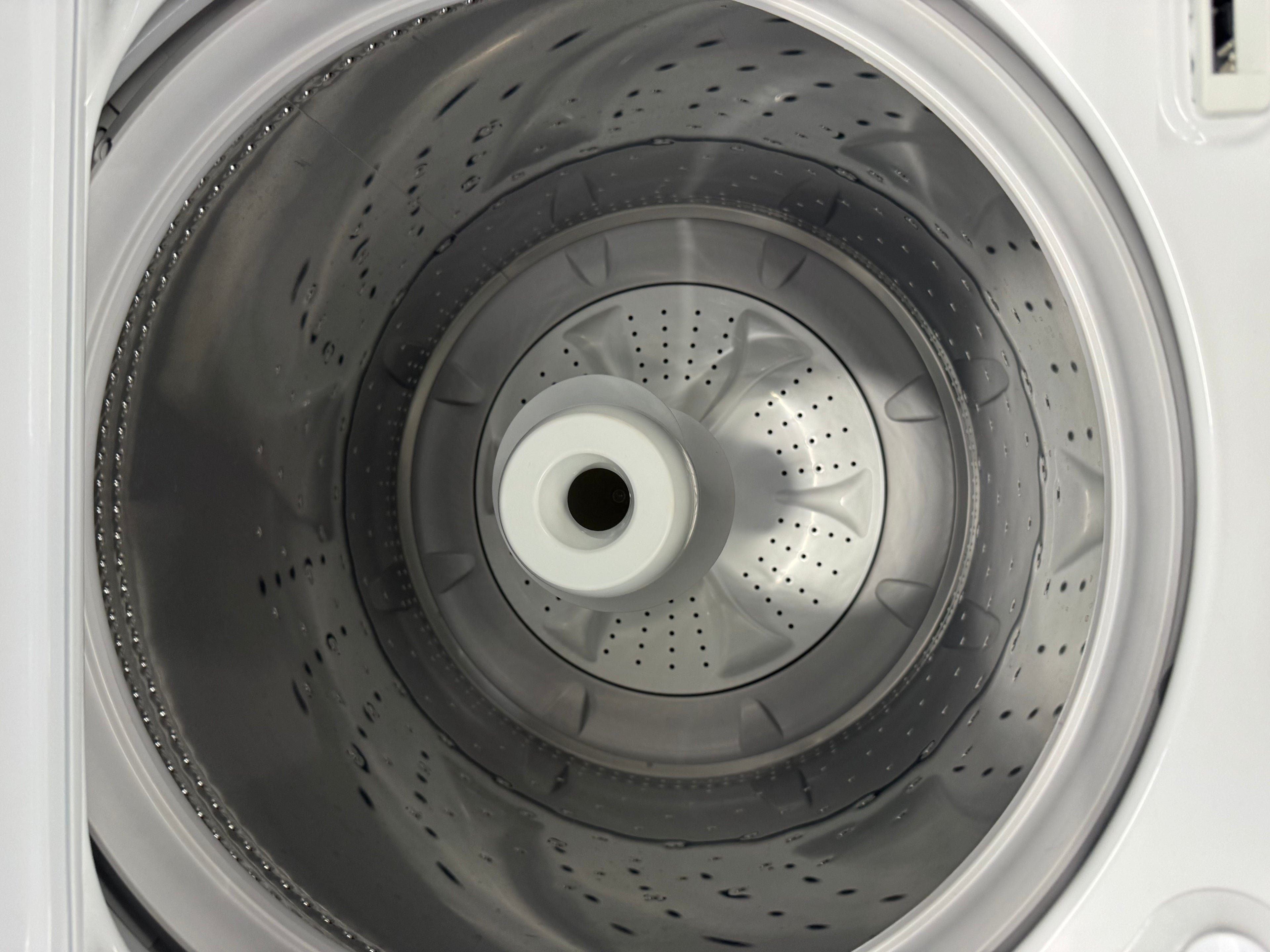 OPEN BOX - Amana 28” Top Load Washer - NTW4519JW2