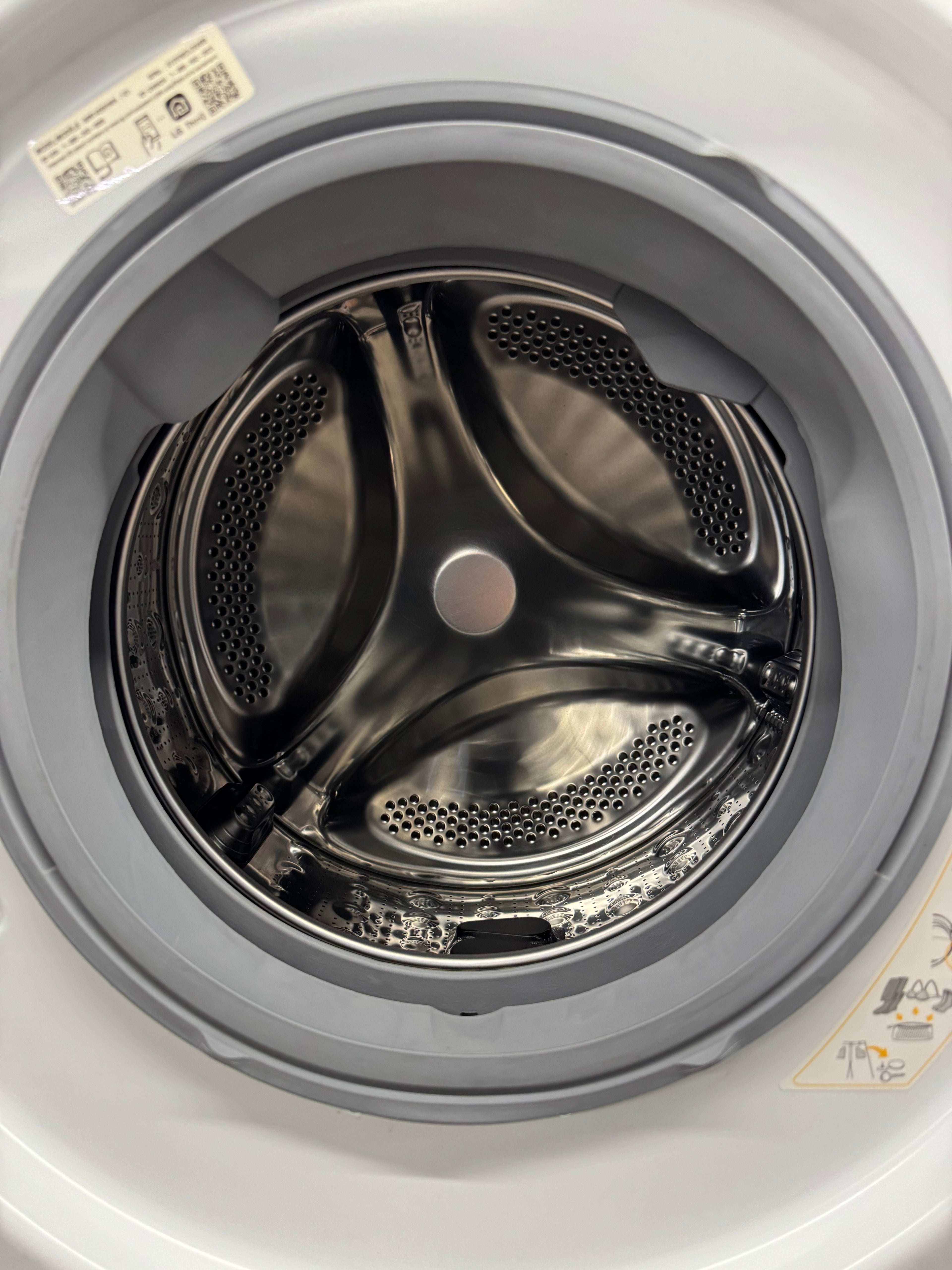 NEW - LG 24" Front Load Washer & Ventless Dryer Set (WM1455HWA & DLHC1455W) 1 YEAR MANUFACTURER WARRANTY