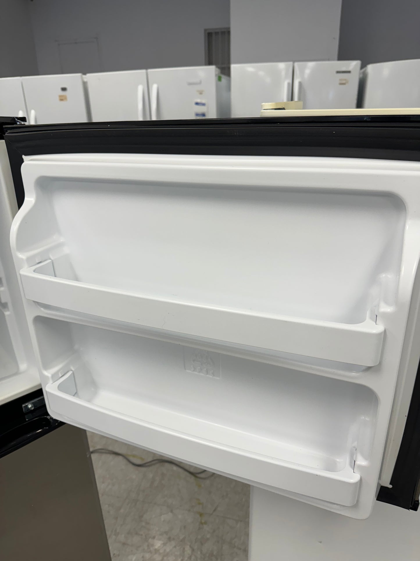 CROSLEY 24” TOP FREEZER FRIDGE