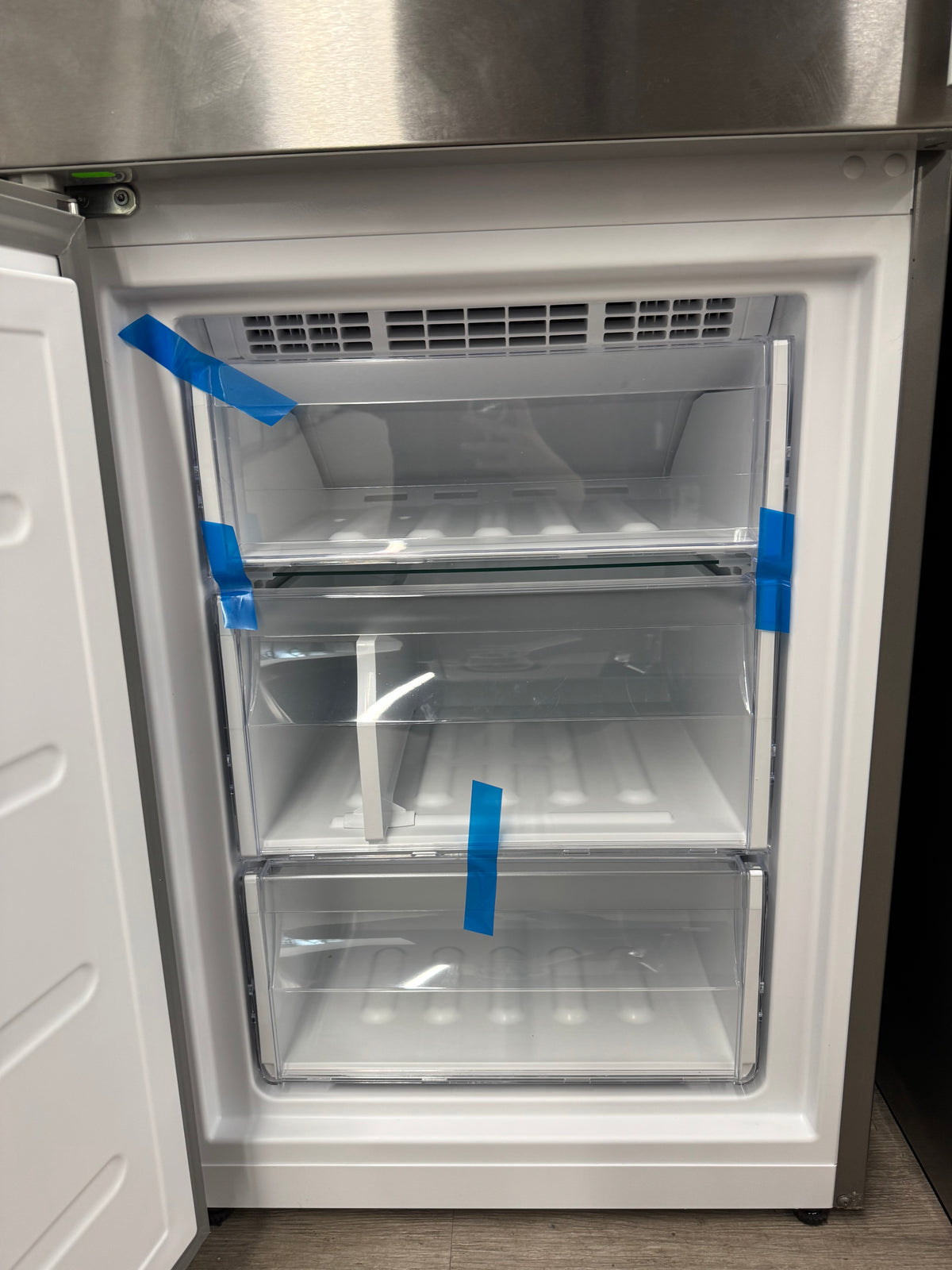 NEW - Whirlpool 24” Counter-Depth Bottom Freezer Refrigerator - URB551WNGZ