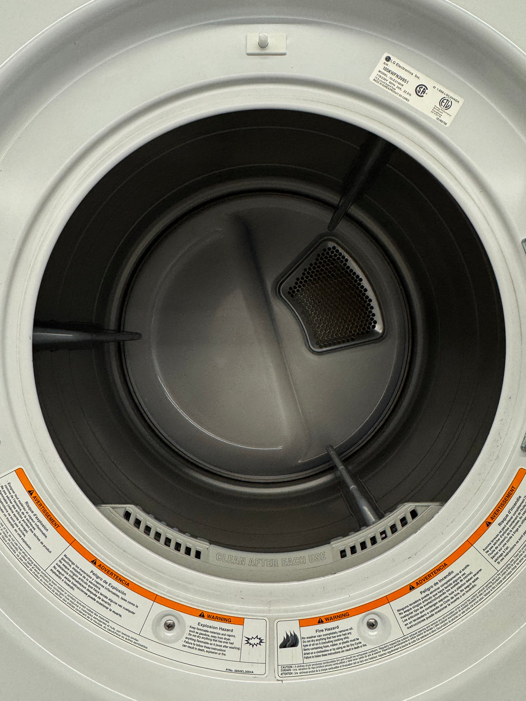 LG 27” Front Load Washer & Dryer Set (WM2140CW & DLE2140W)