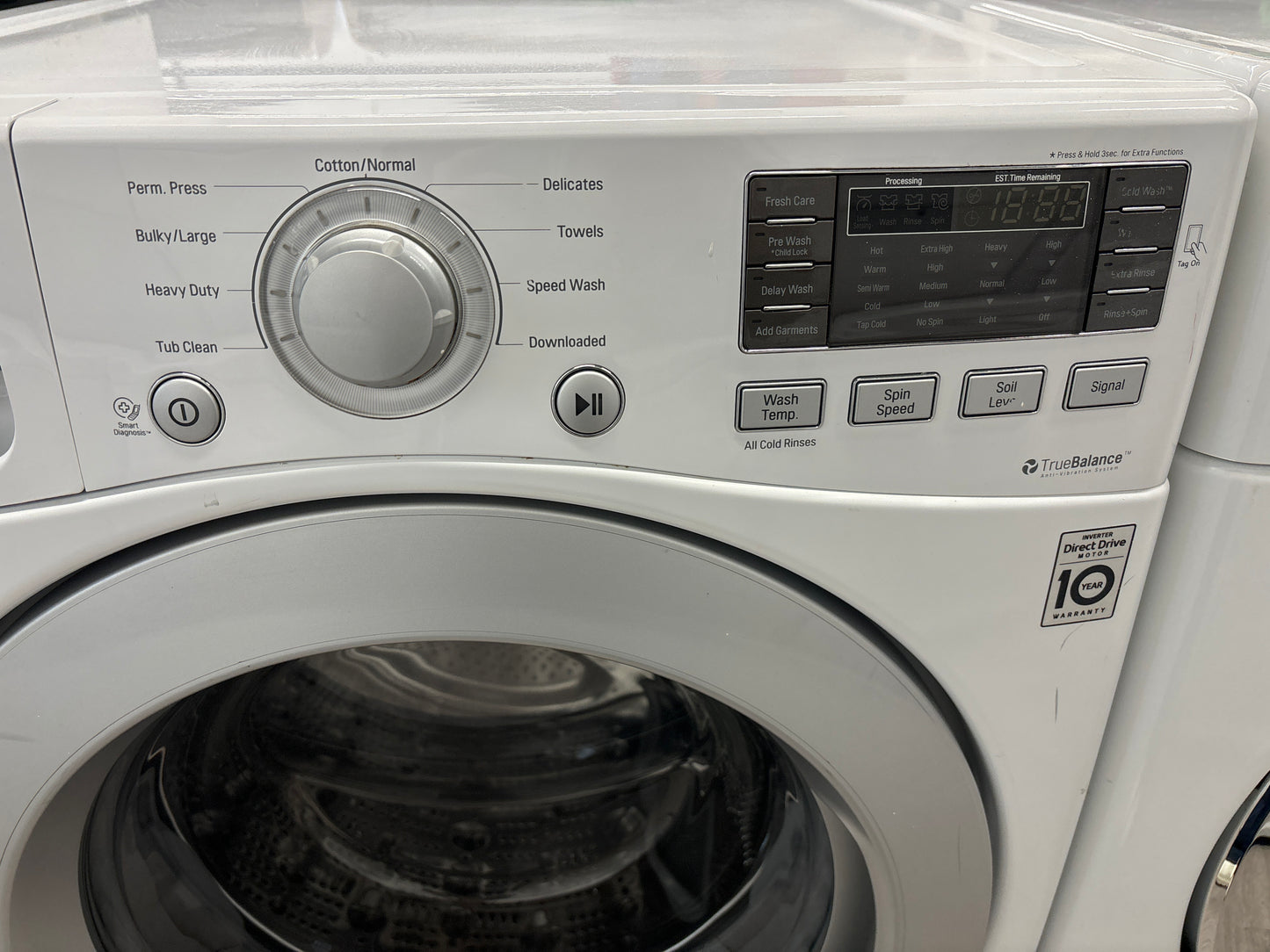 LG 27" FRONT LOAD WASHER WM3170CW