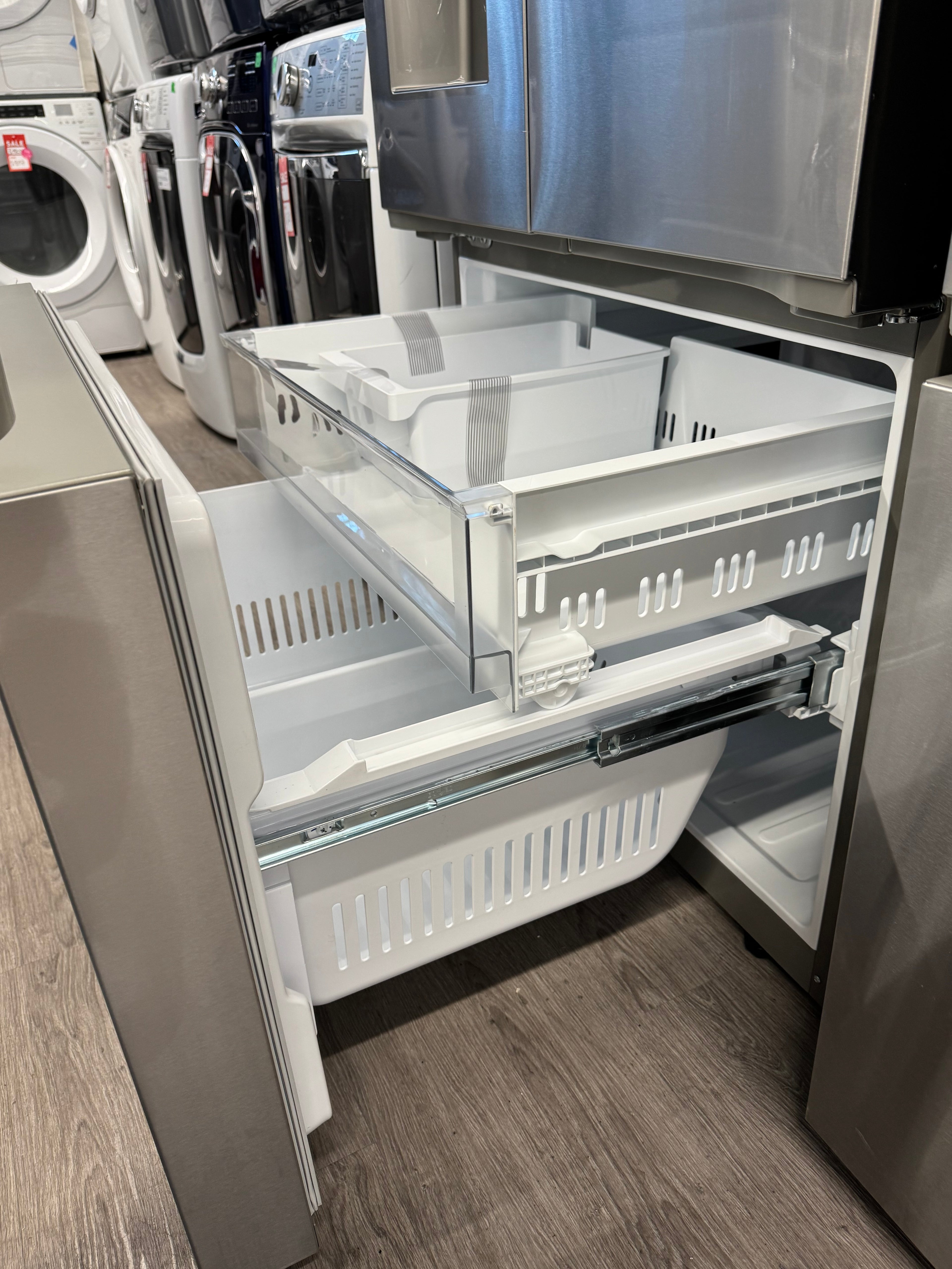 NEW - LG 33” French Door Fridge With Water & Ice Dispenser - LF25S6330S (1 YEAR MANUFACTURER WARRANTY)