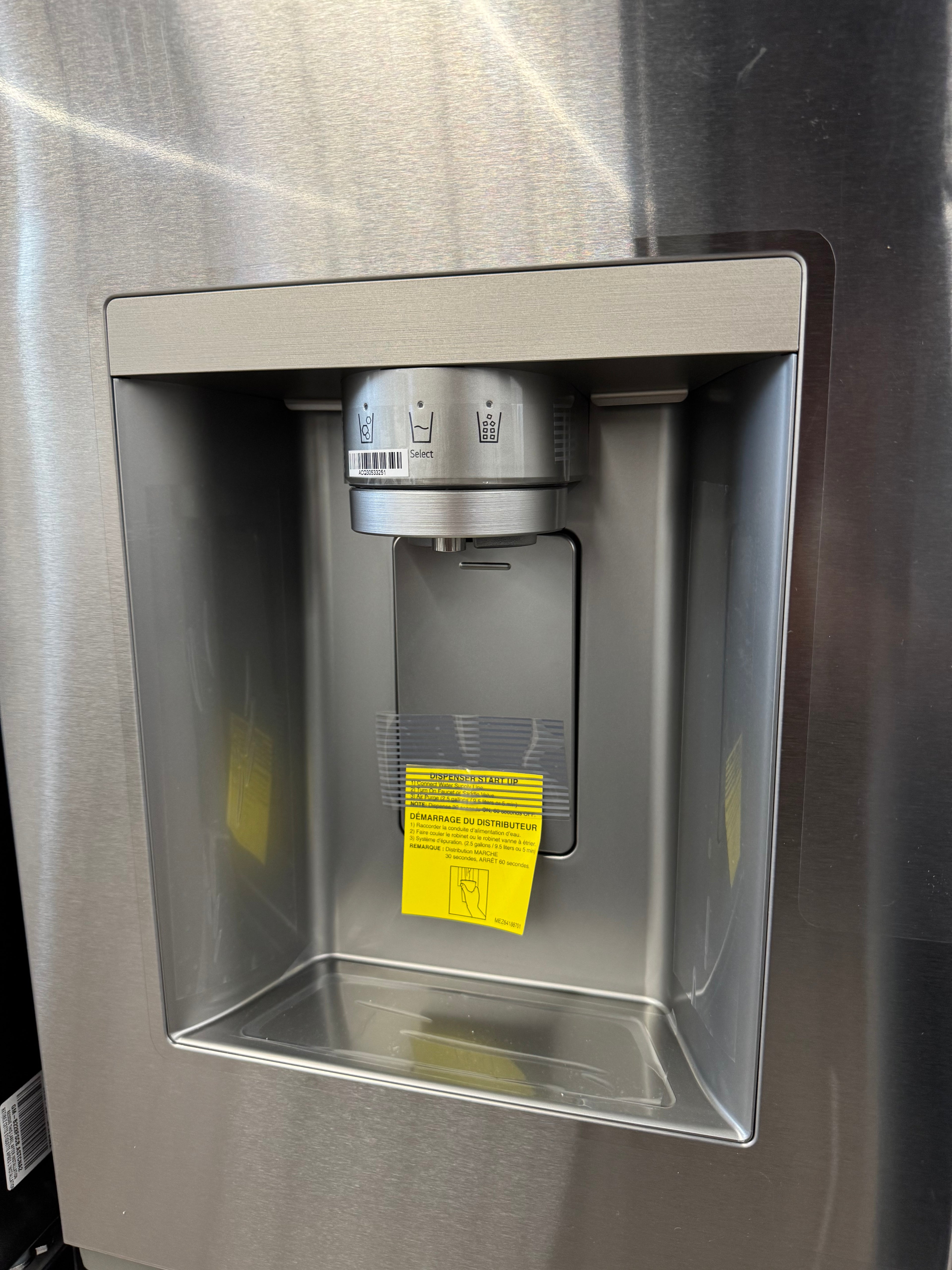 OPEN BOX - LG 33” French Door Fridge with Water & Ice Dispenser - LF25S6330S/05 LGW1
