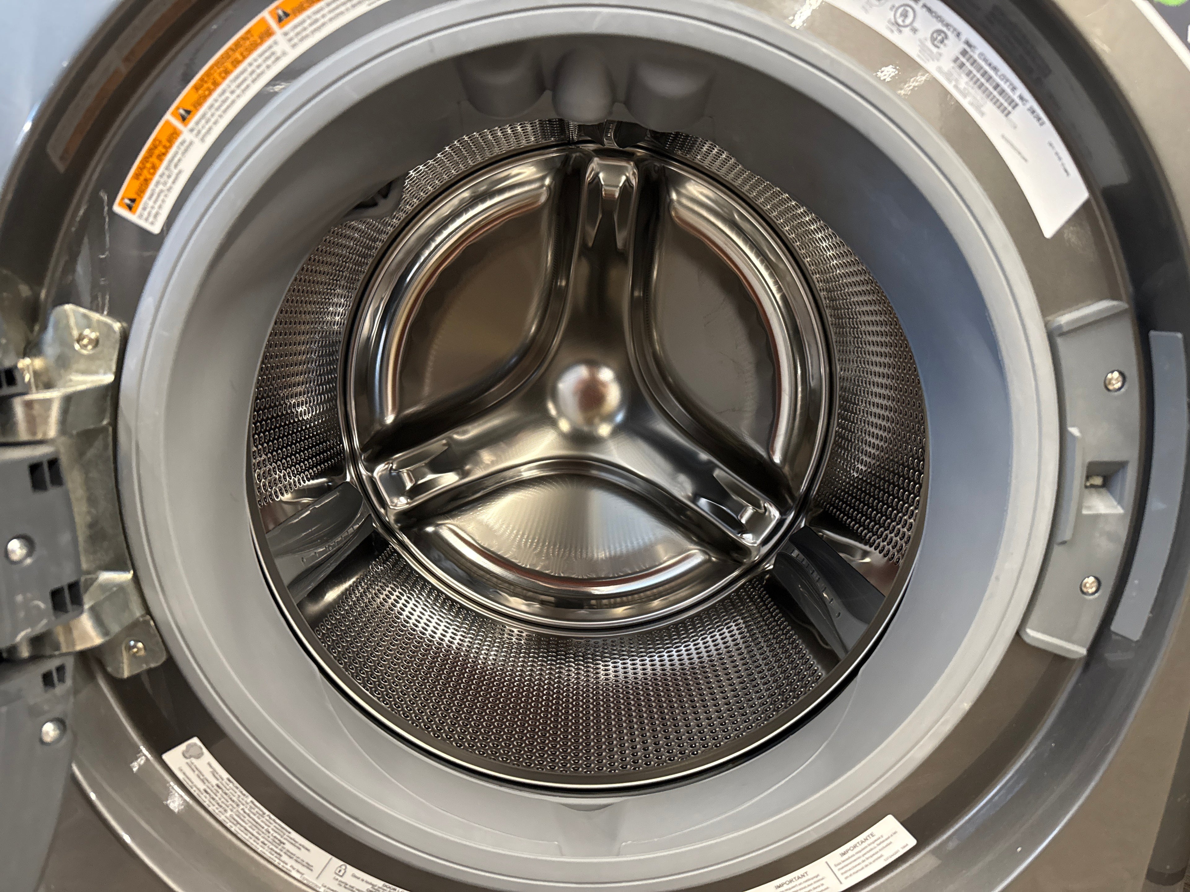OPEN BOX - Electrolux 27" Front Load Washer - ELFW7637AT2