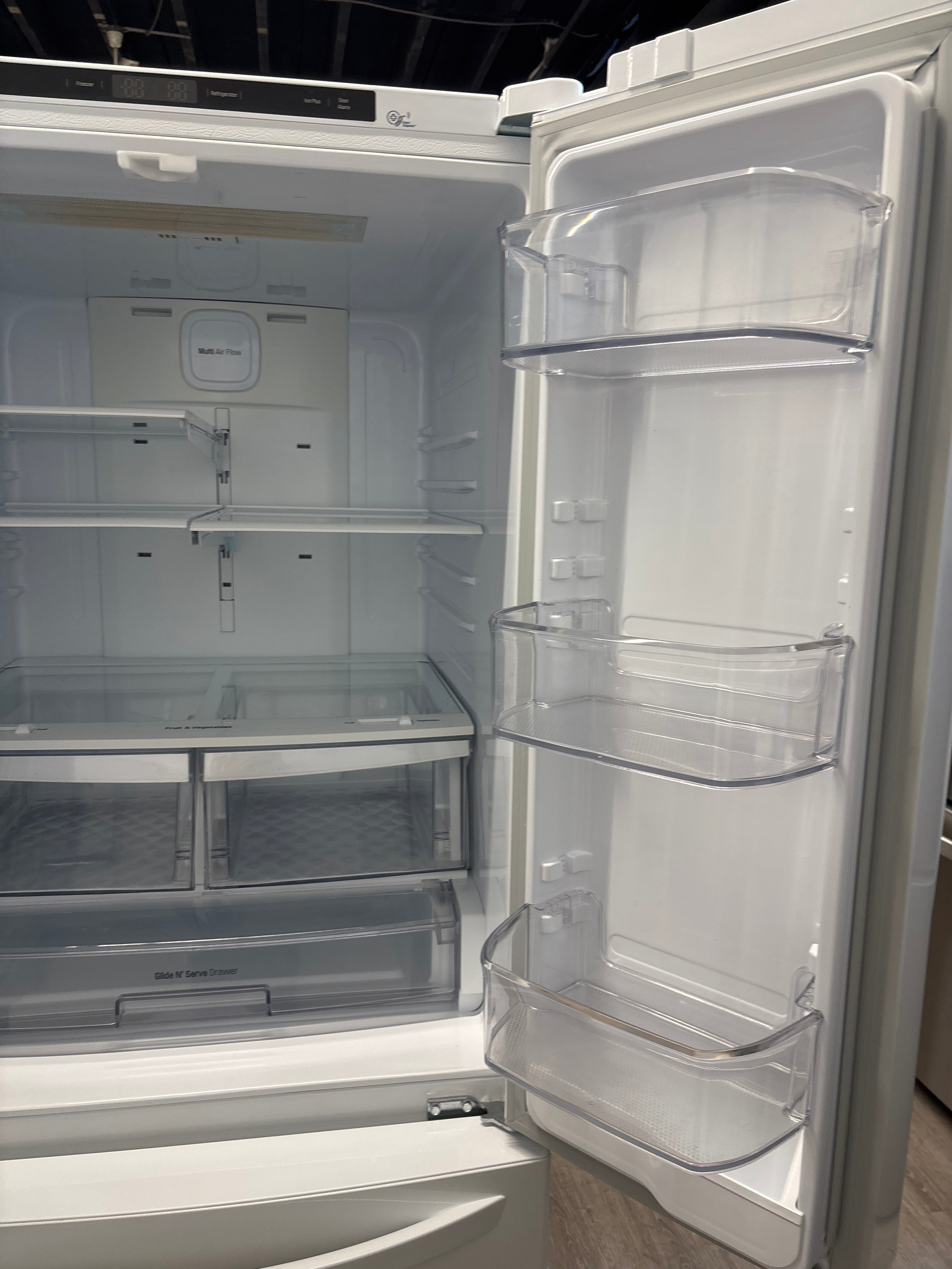 LG 30” French boor refrigerator - LFNS22520W/02