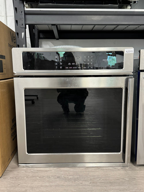 Frigidaire 27” Single Wall Oven - FGEW276SPFH