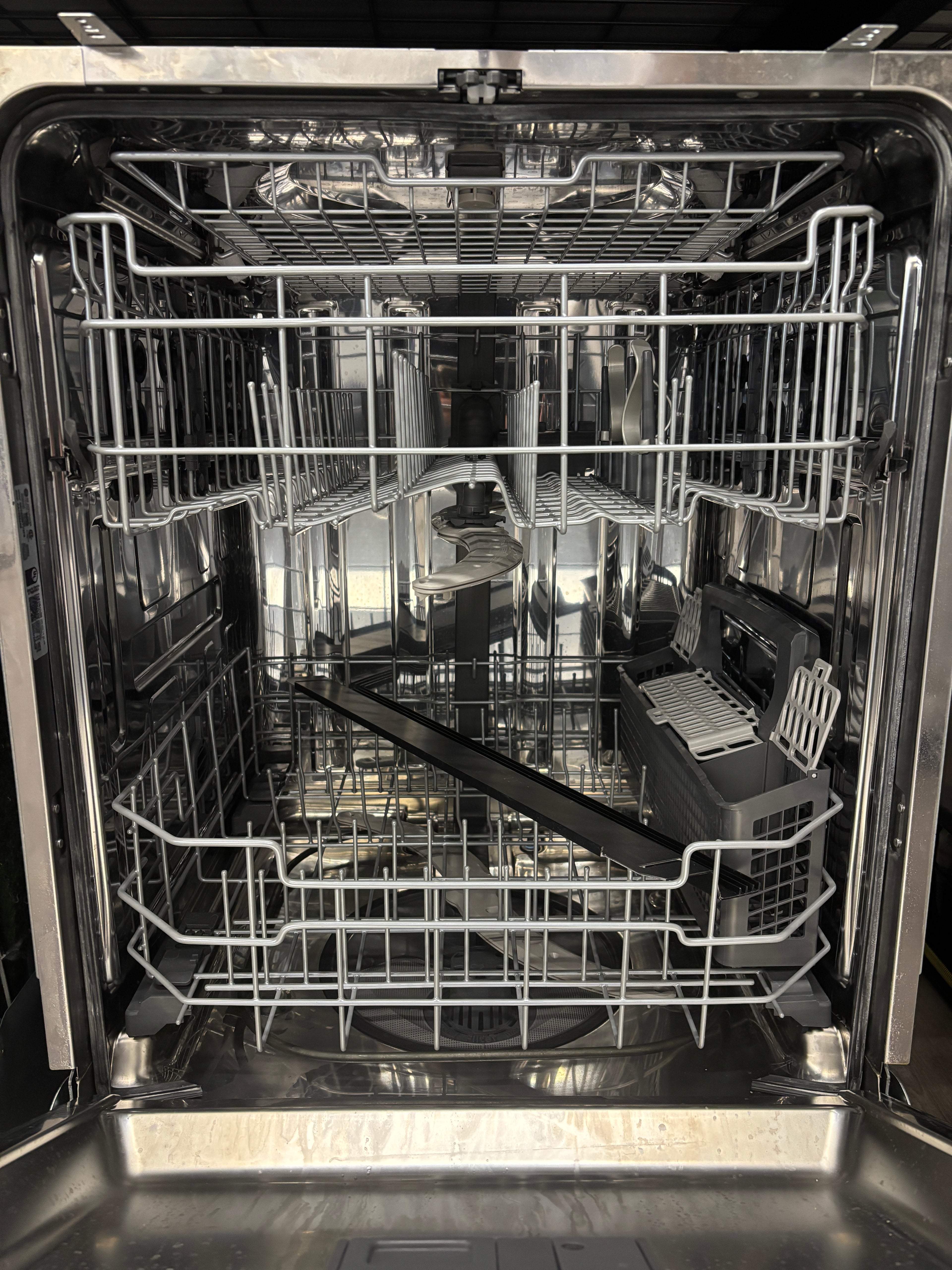 OPEN BOX - GE 24” Built-In Dishwasher-GDT650SYV2FS
