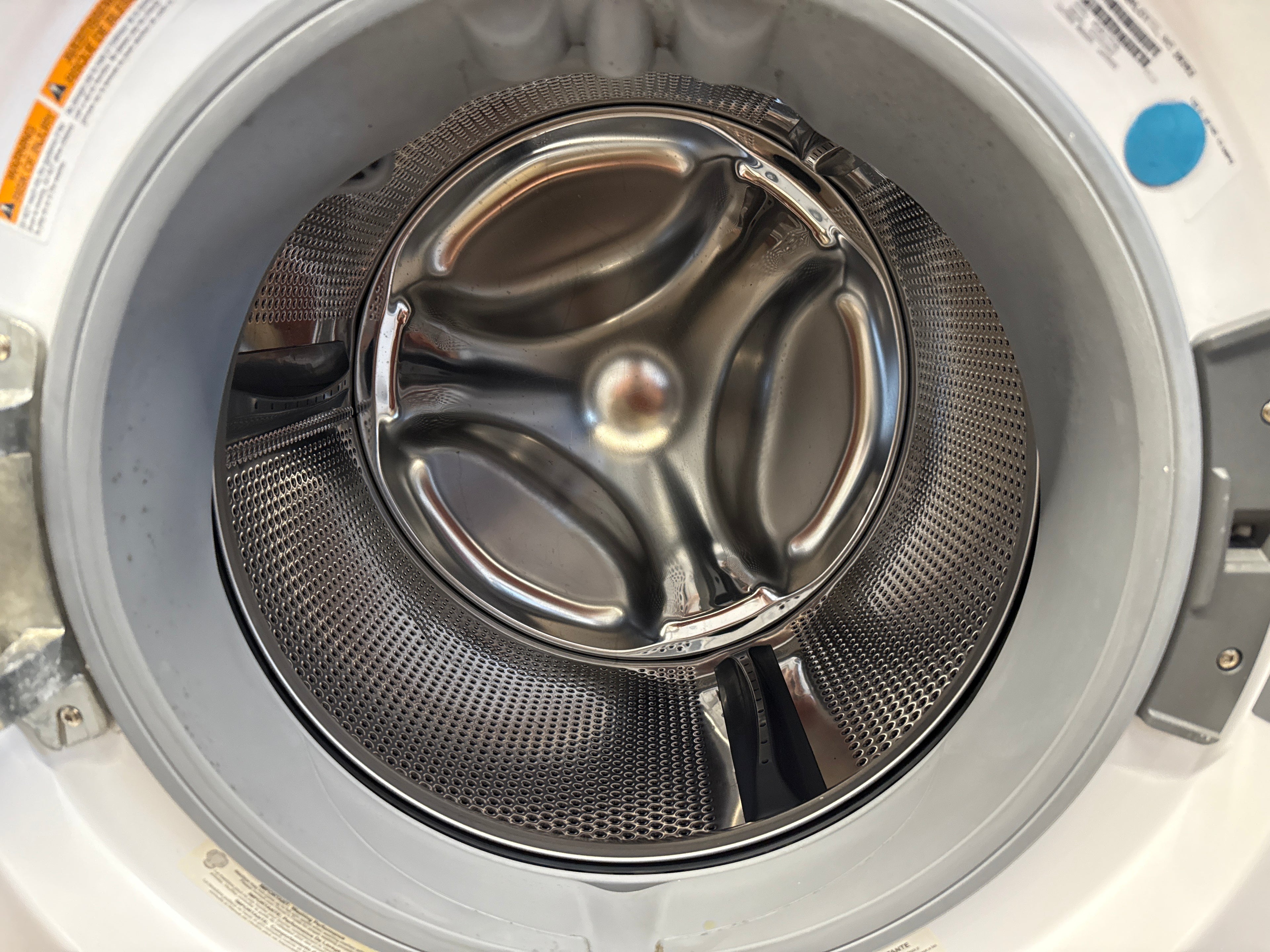 Electrolux 27" Front Load Washer&Dryer Set (EFLW317TIW2 & ELFE733CAW0)